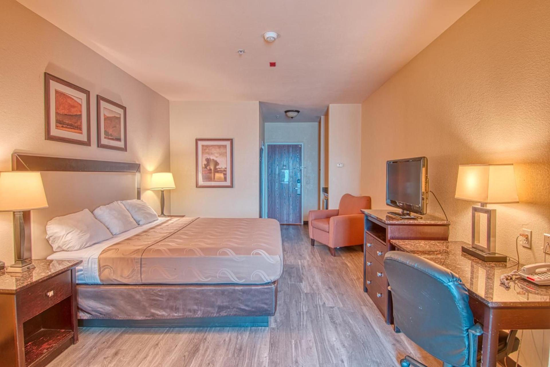 Express inn & suites photo 5