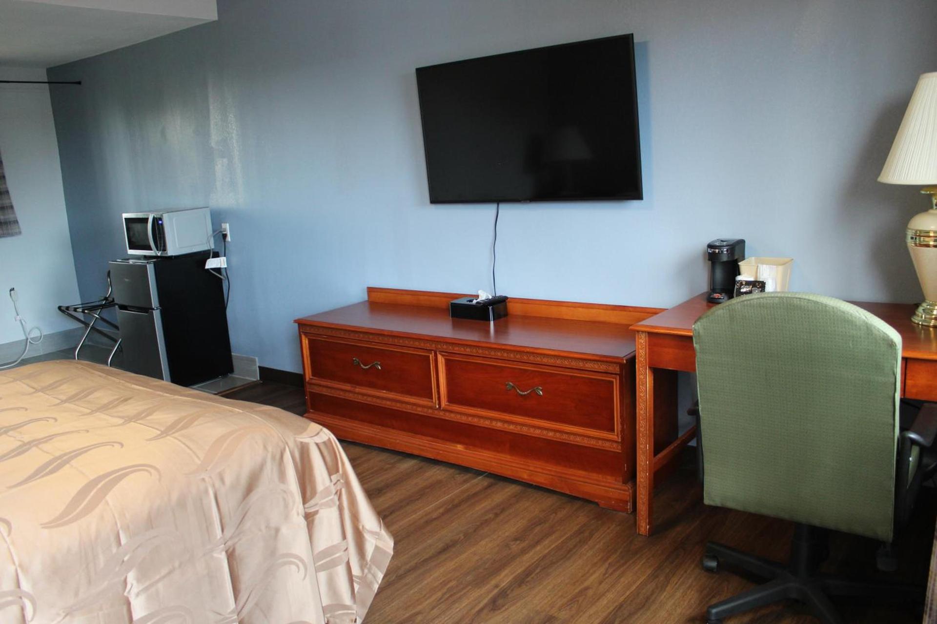 Quality Inn - On The Lake Clarksville-Boydton photo 77