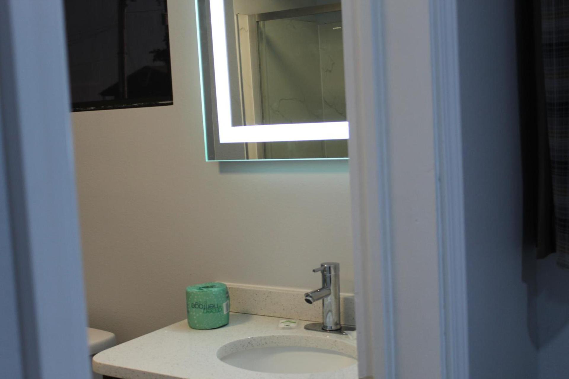 Quality Inn - On The Lake Clarksville-Boydton photo 48