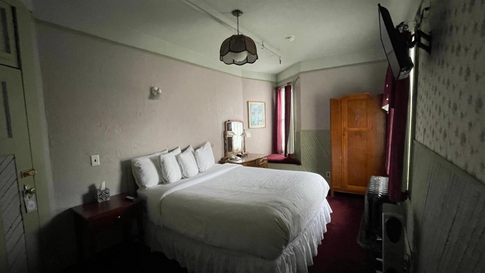 Alaskan Hotel and Bar photo 48