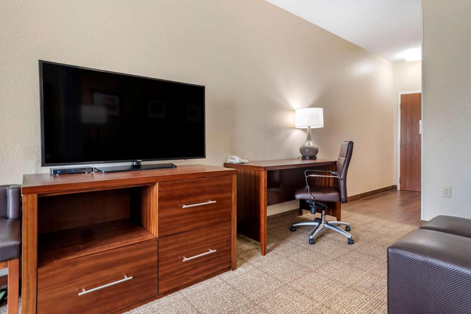 Comfort Suites Vicksburg photo 9