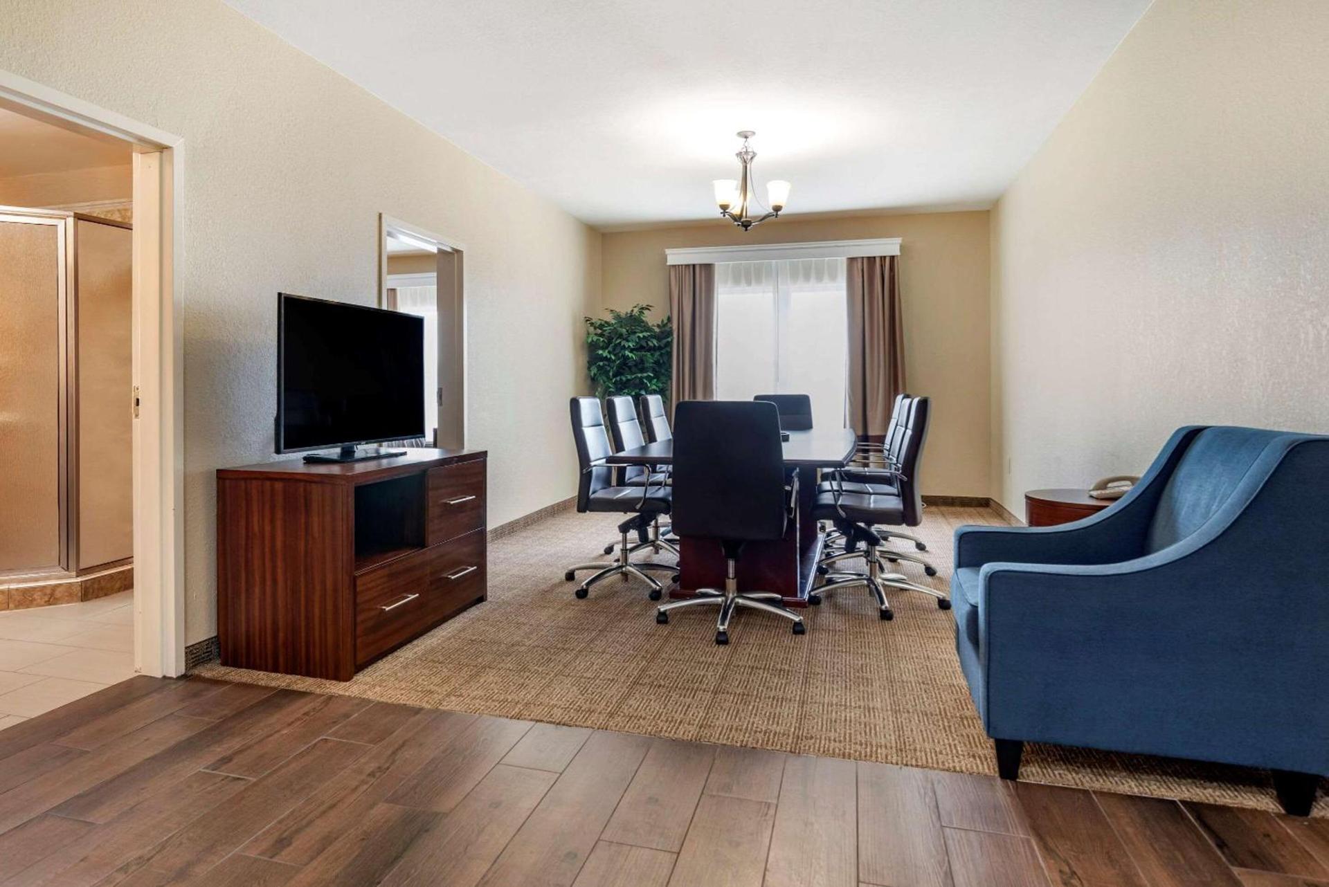 Comfort Suites Vicksburg photo 10