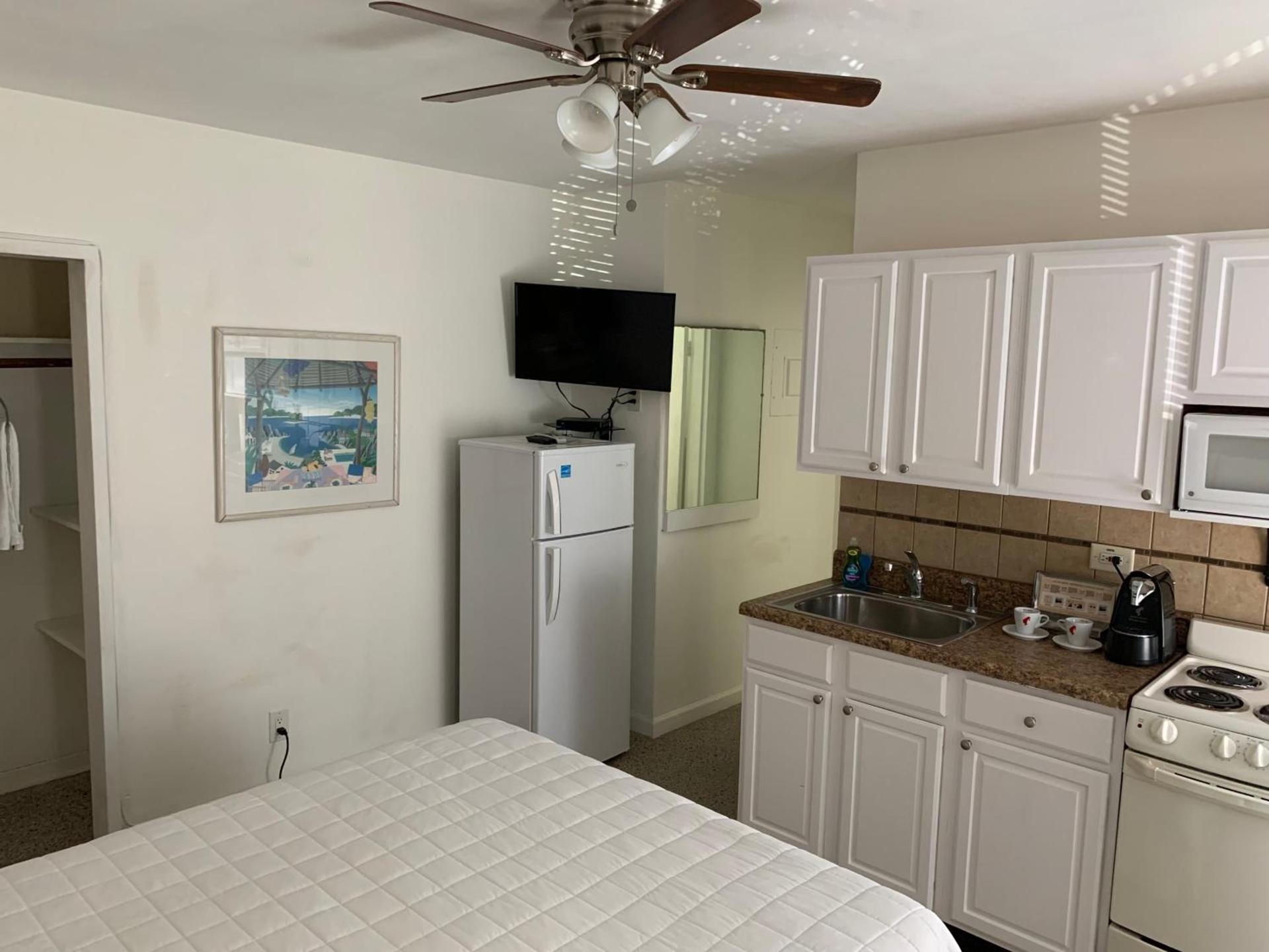 Tiana Beach Inn photo 13