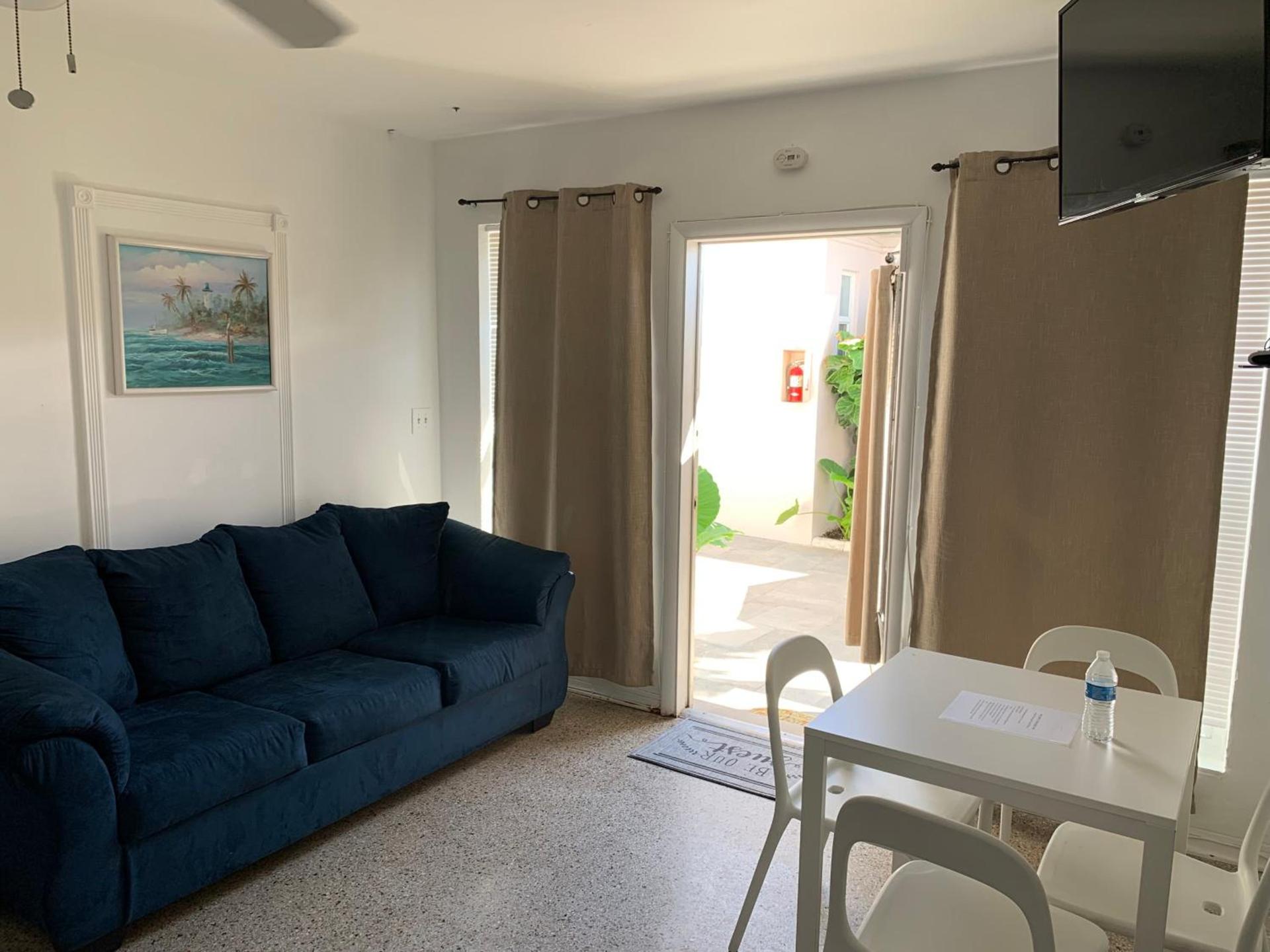 Tiana Beach Inn photo 4