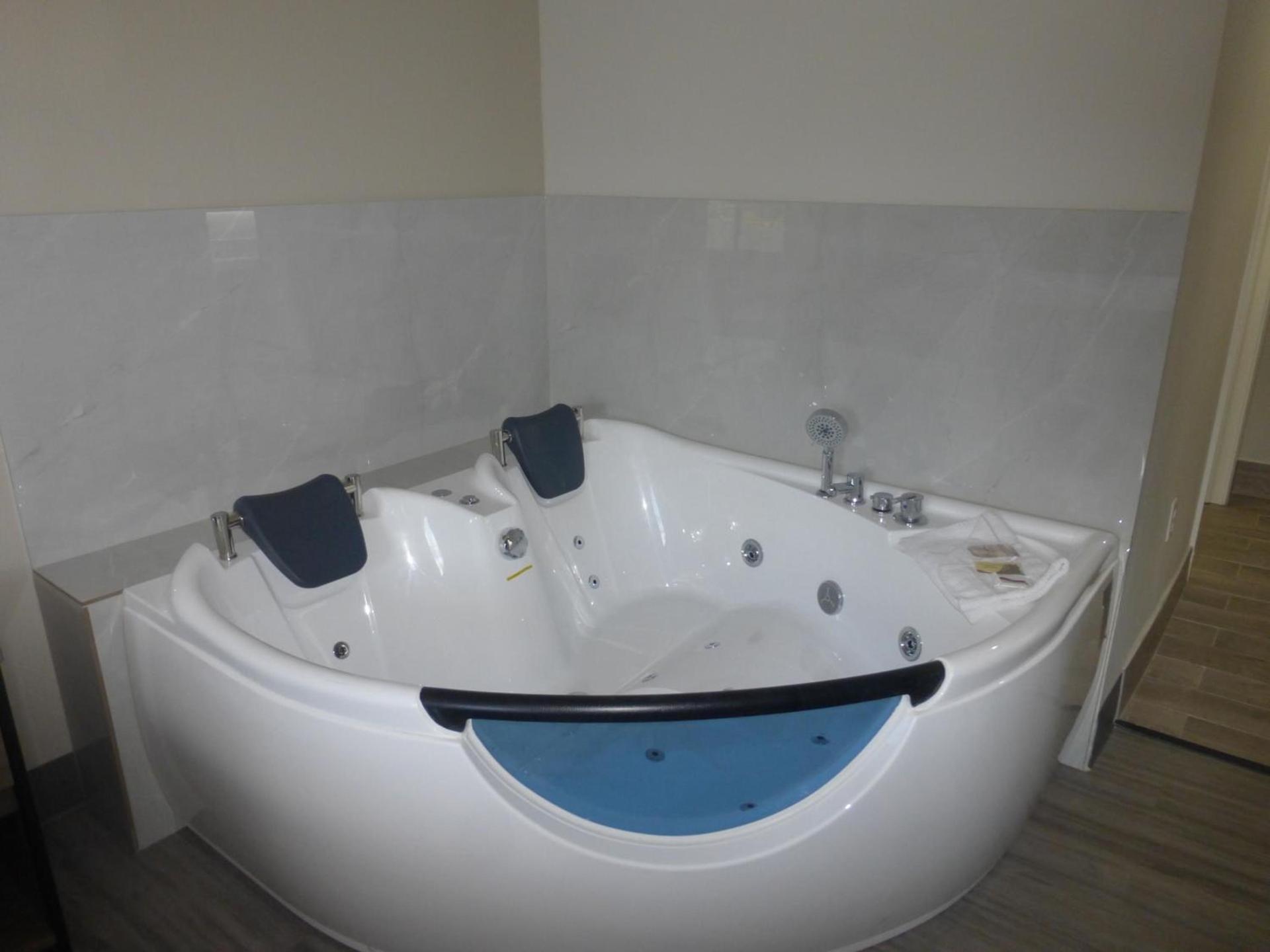 Red Roof Inn & Suites Mobile SW - I-10 photo 21