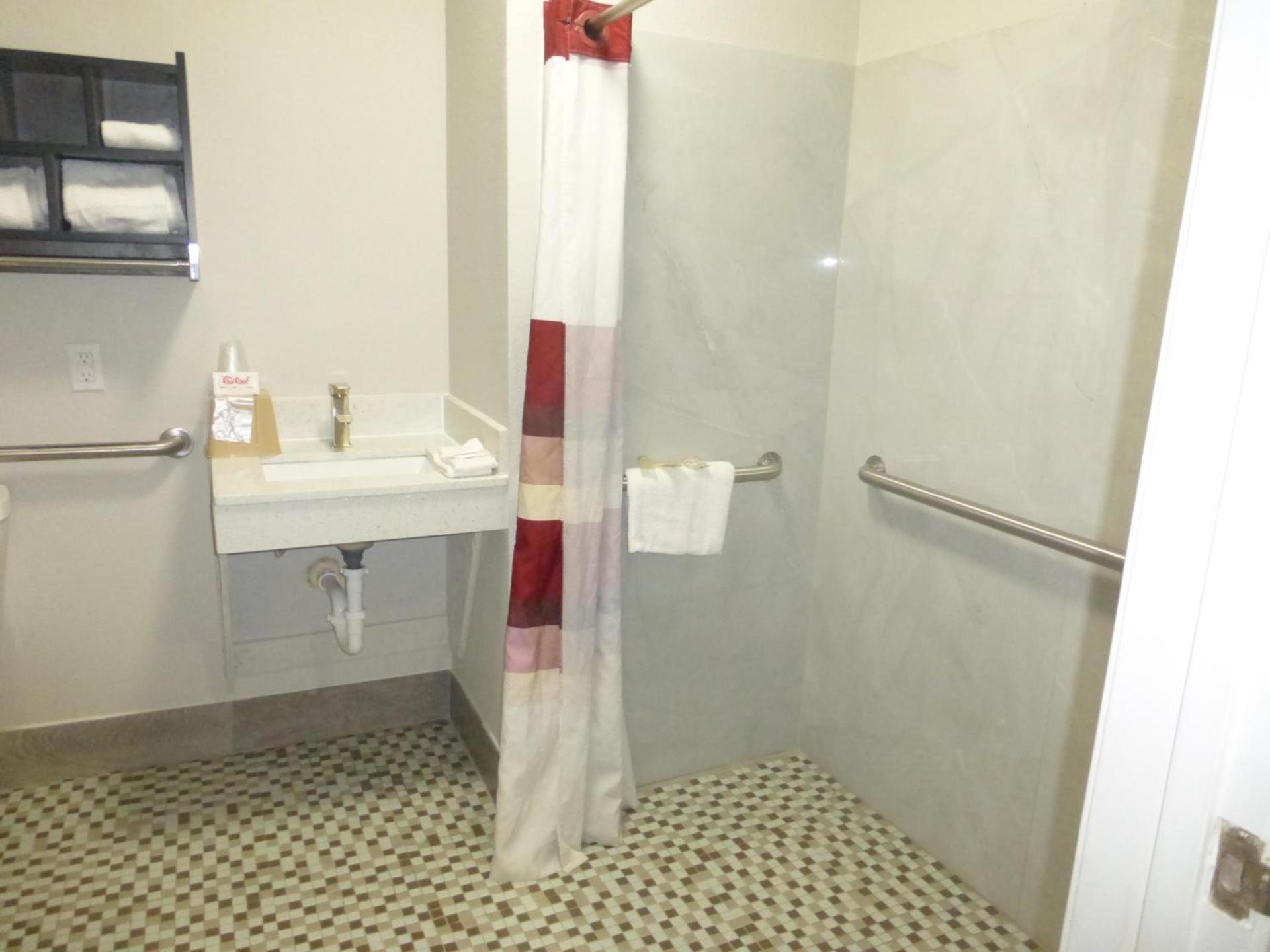 Red Roof Inn & Suites Mobile SW - I-10 photo 23