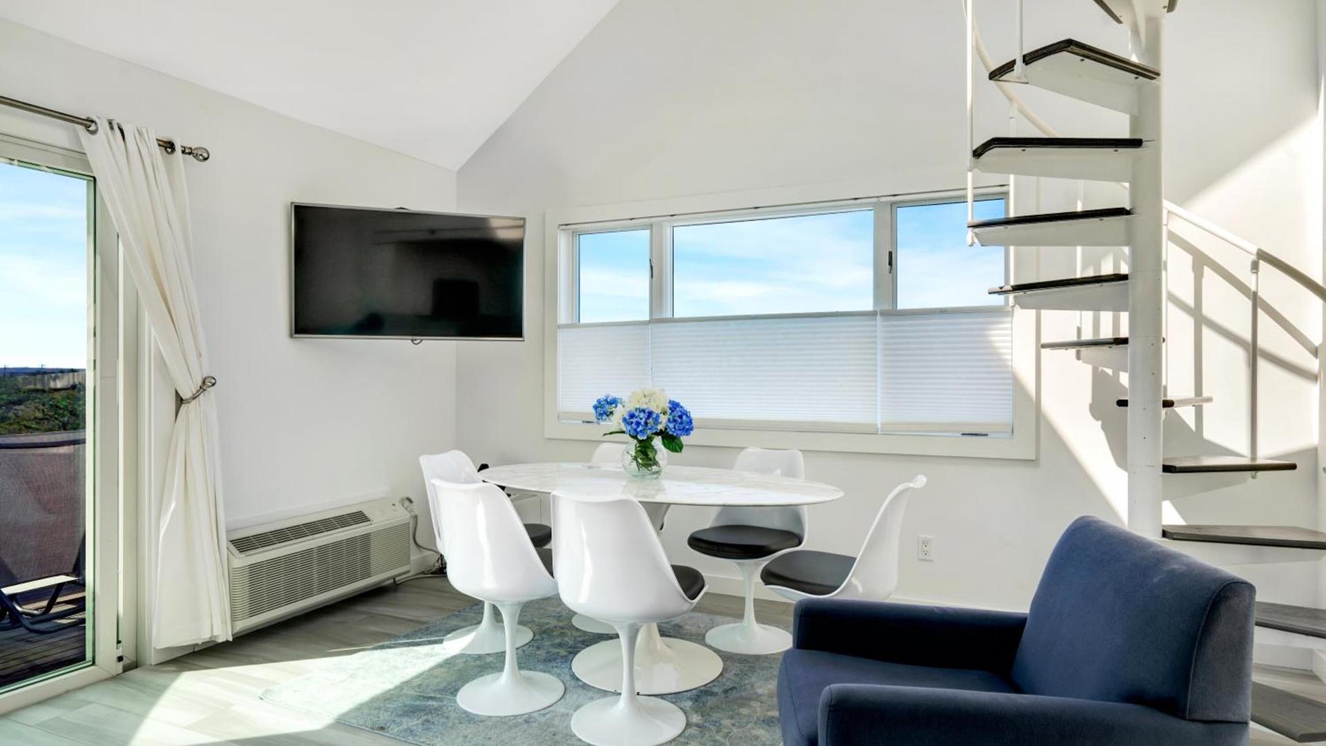 Windward Shores photo 34