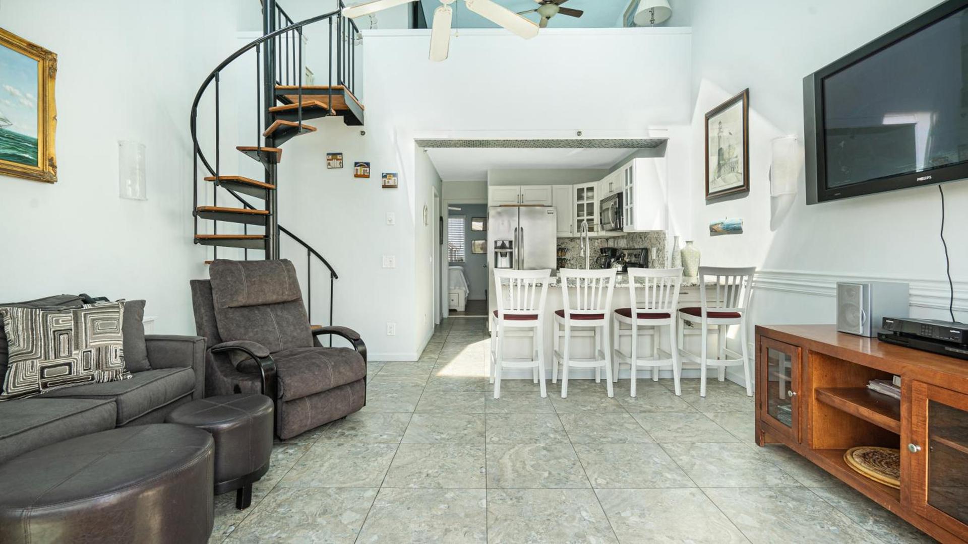 Windward Shores photo 37