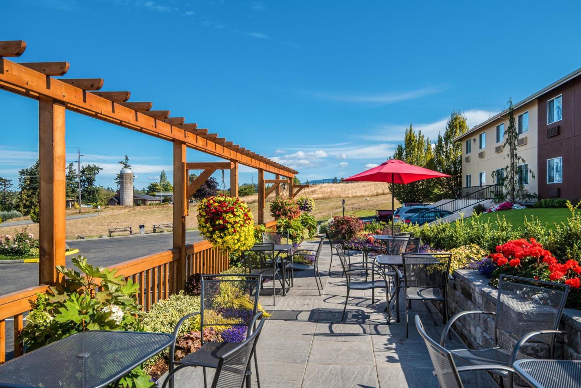 Red Lion Inn & Suites Sequim at Olympic National Park photo 3