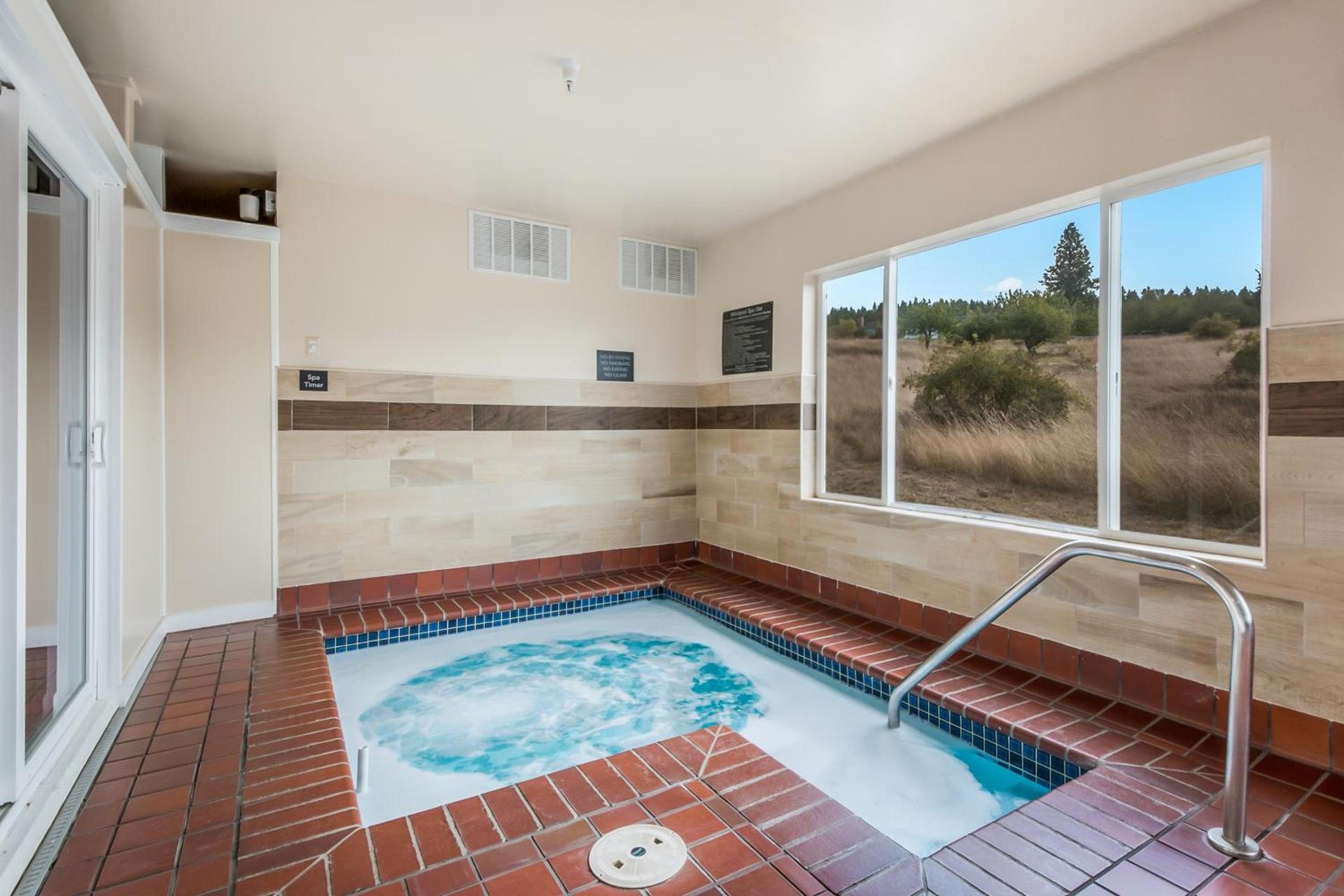 Red Lion Inn & Suites Sequim at Olympic National Park photo 12