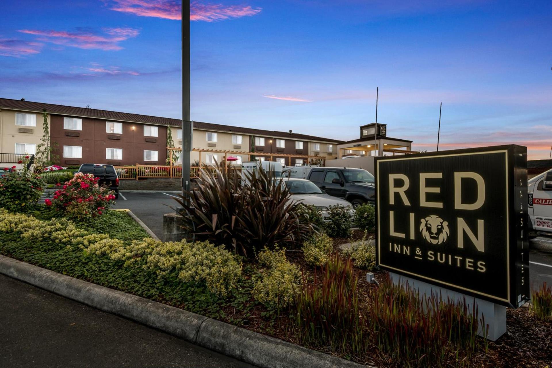 Red Lion Inn & Suites Sequim at Olympic National Park photo 13
