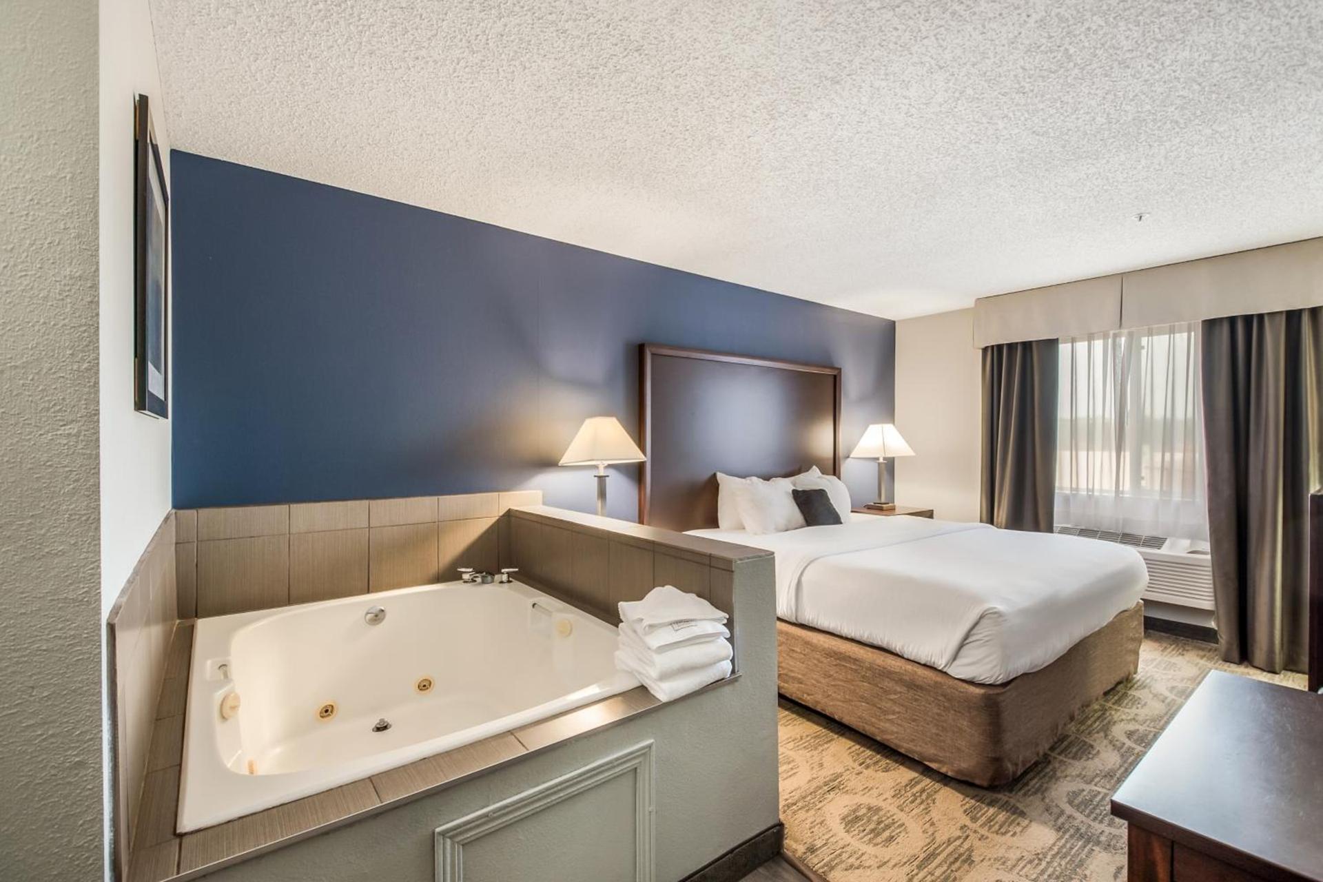 Red Lion Inn & Suites Sequim at Olympic National Park photo 24