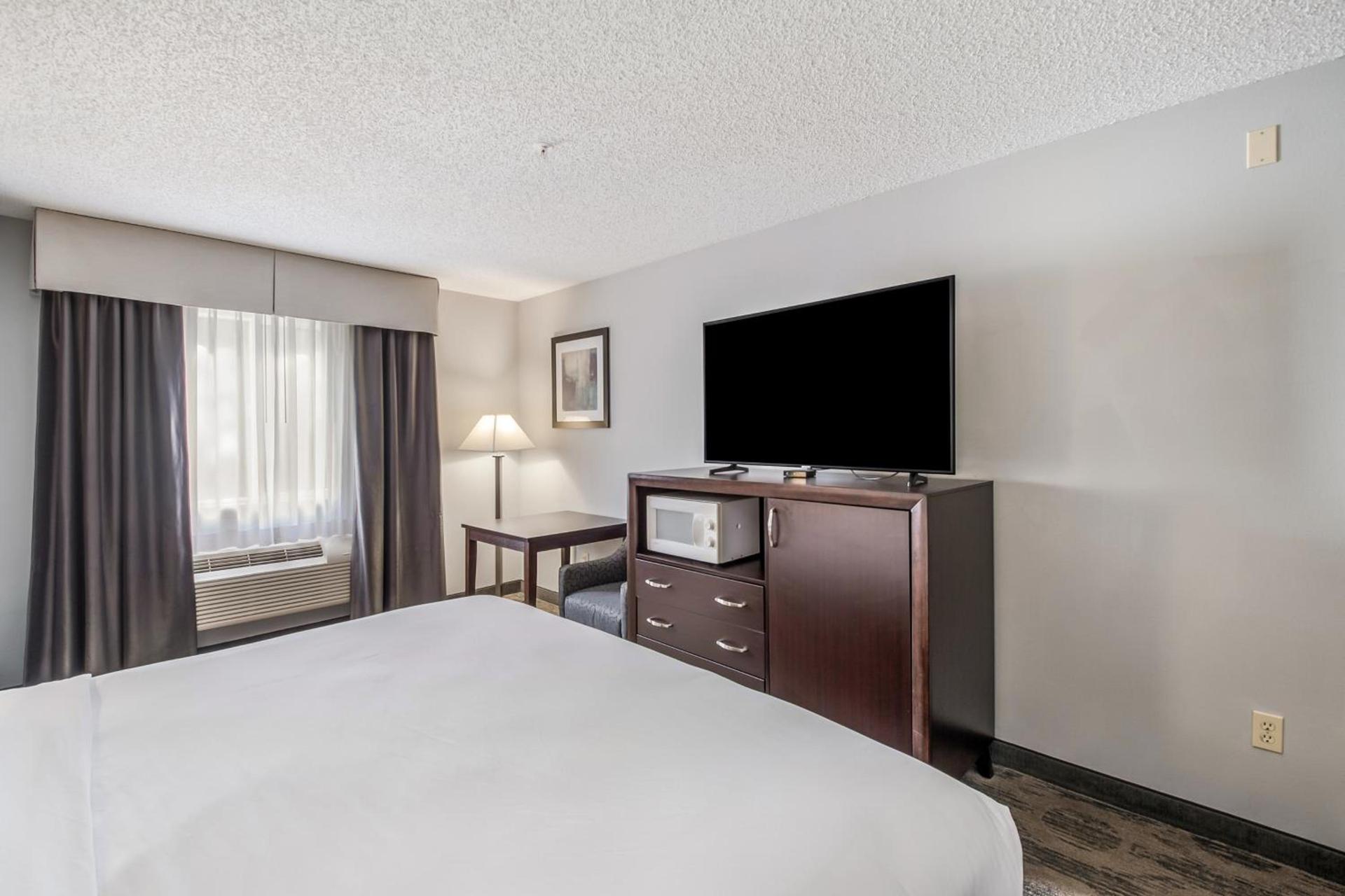 Red Lion Inn & Suites Sequim at Olympic National Park photo 31