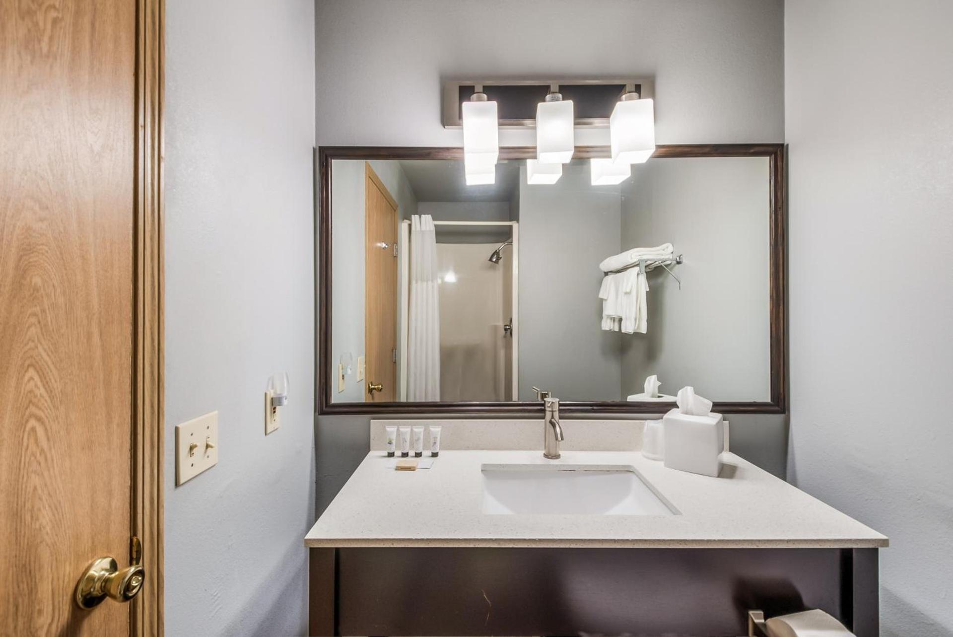 Red Lion Inn & Suites Sequim at Olympic National Park photo 33