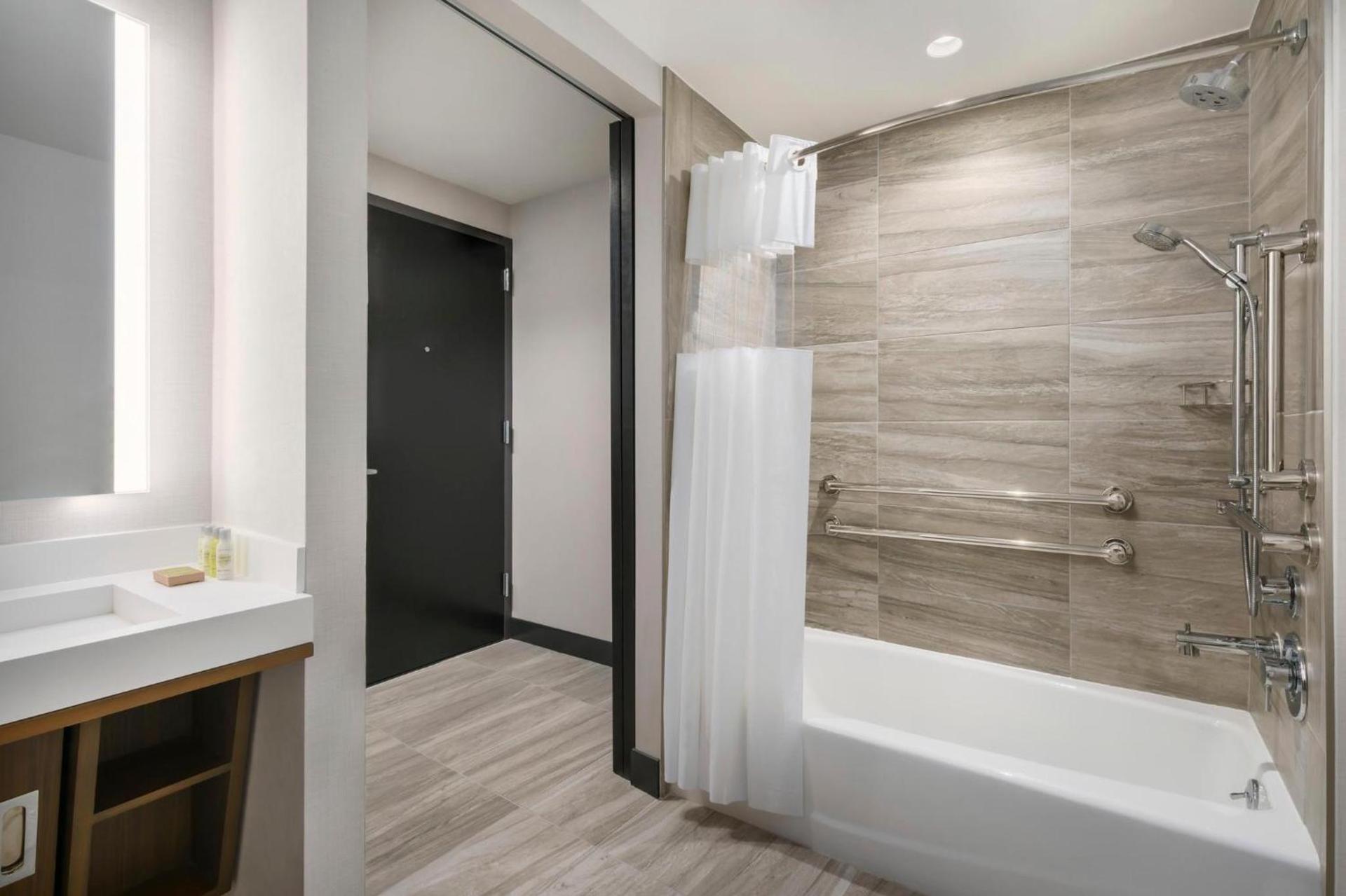 DoubleTree by Hilton New York Times Square South photo 27