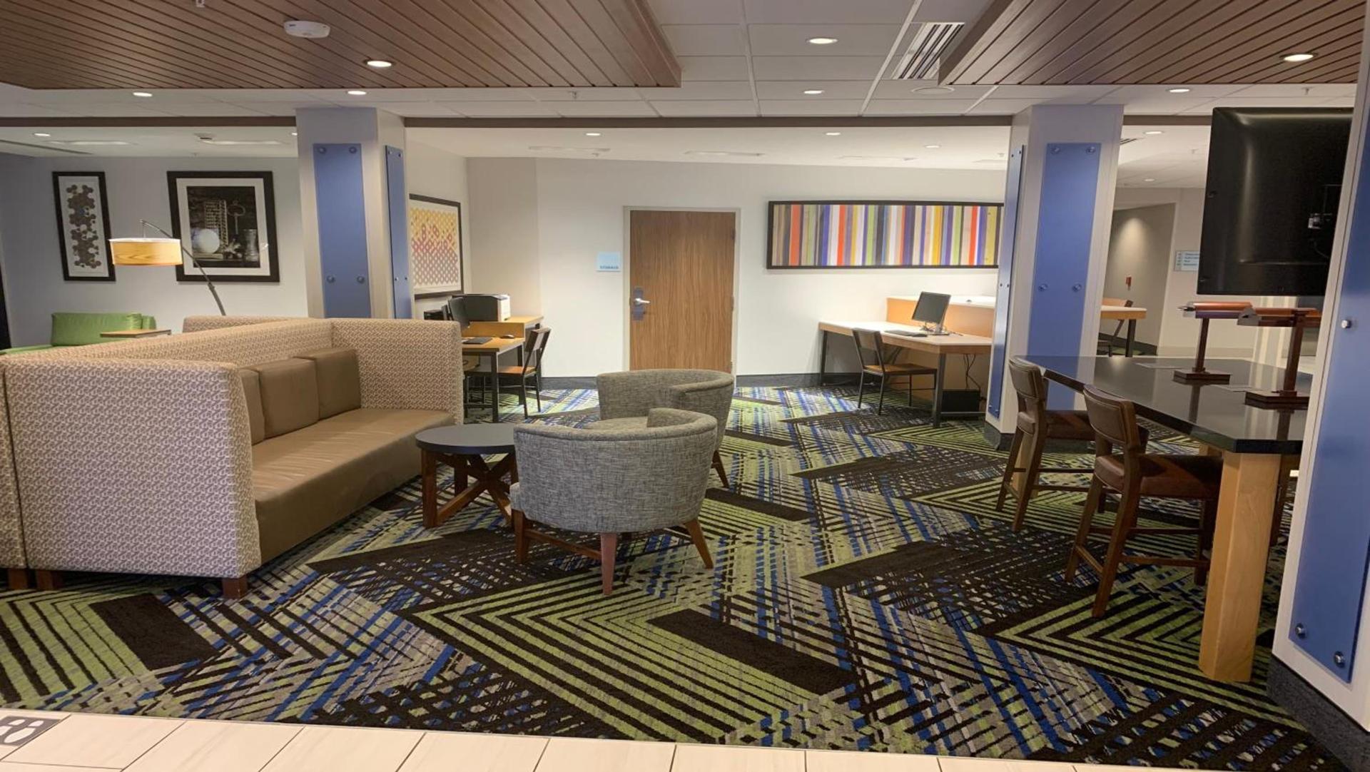 Holiday Inn Express & Suites - Middletown by IHG photo 19
