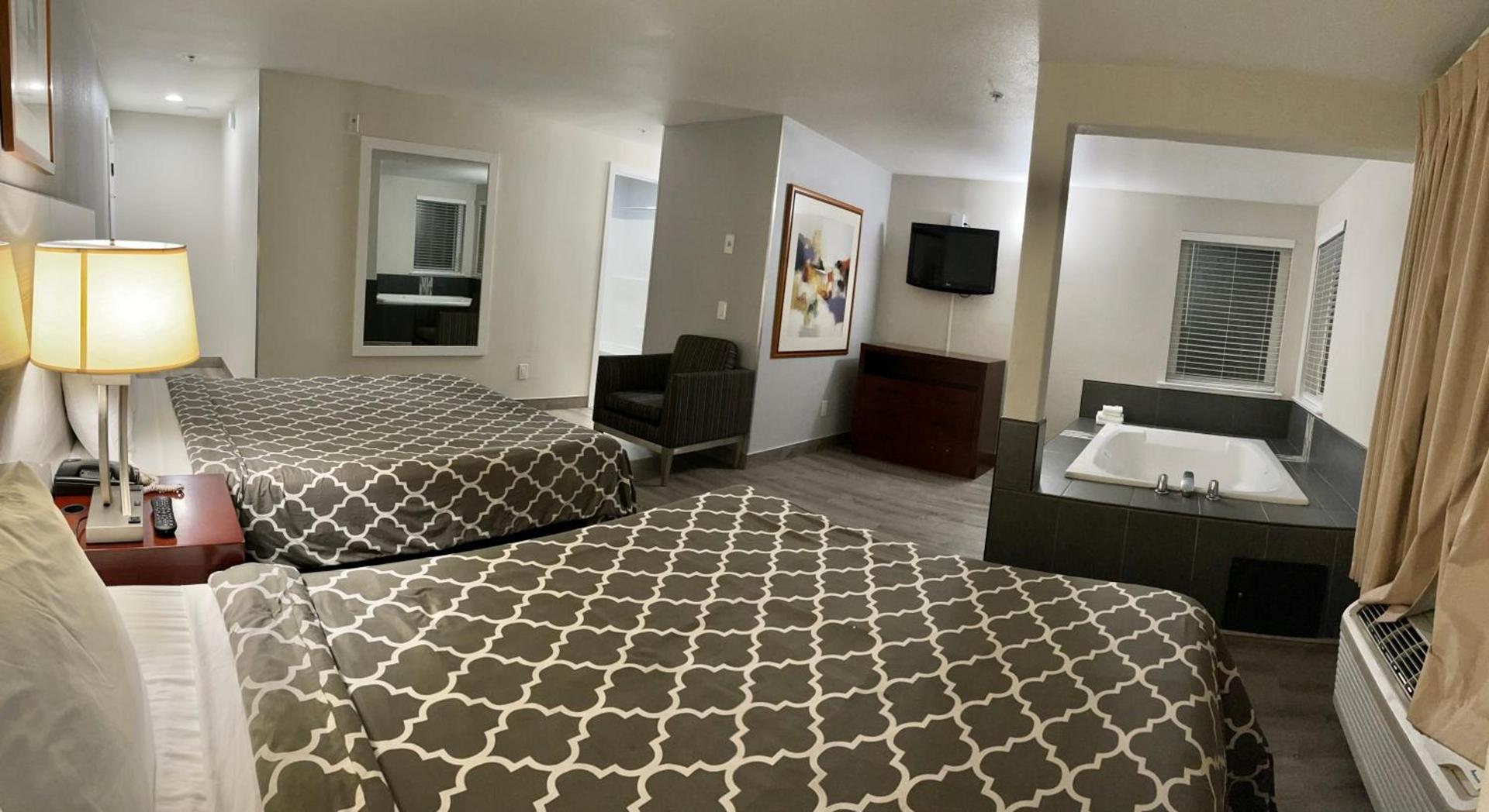 Americas Inn & Suite photo 7