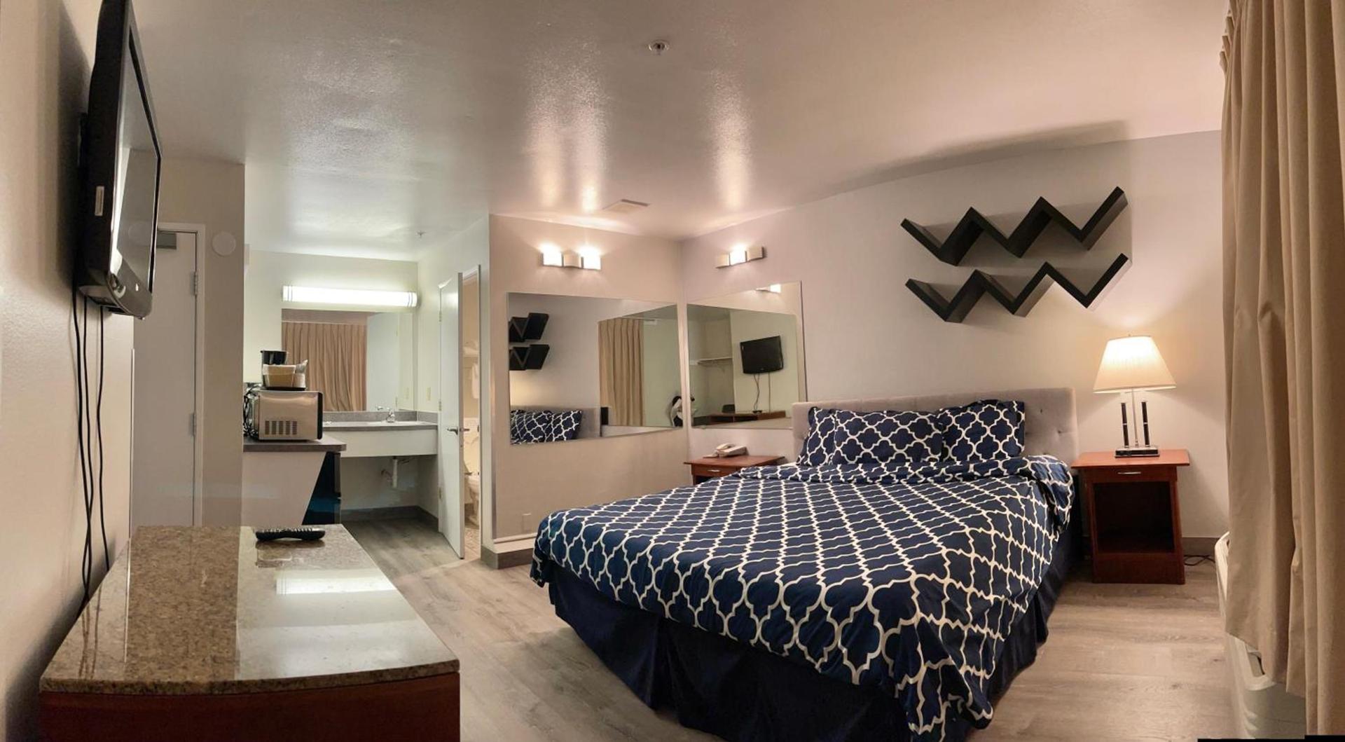 Americas Inn & Suite photo 4