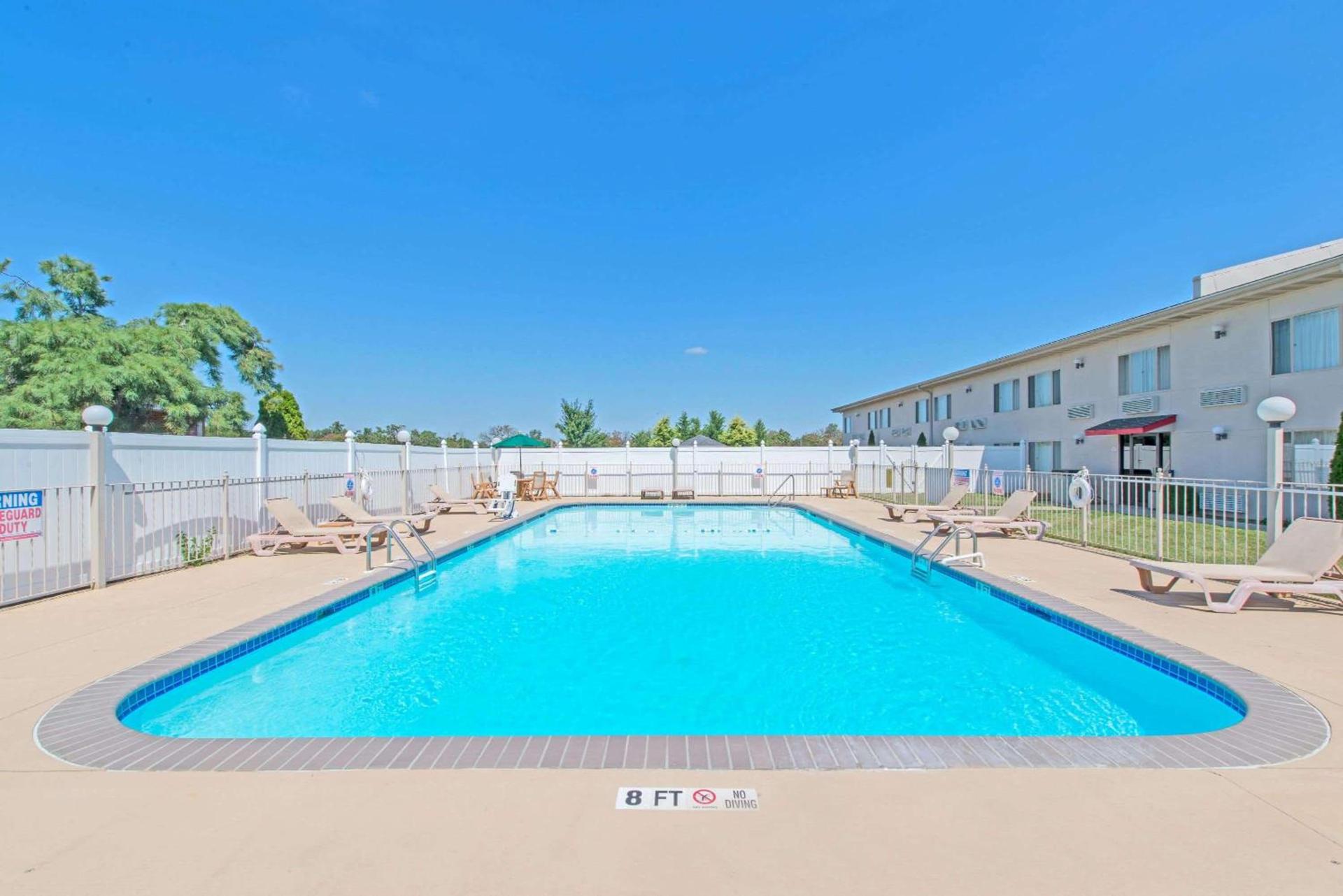 Ramada by Wyndham Vineland Millville Area photo 3