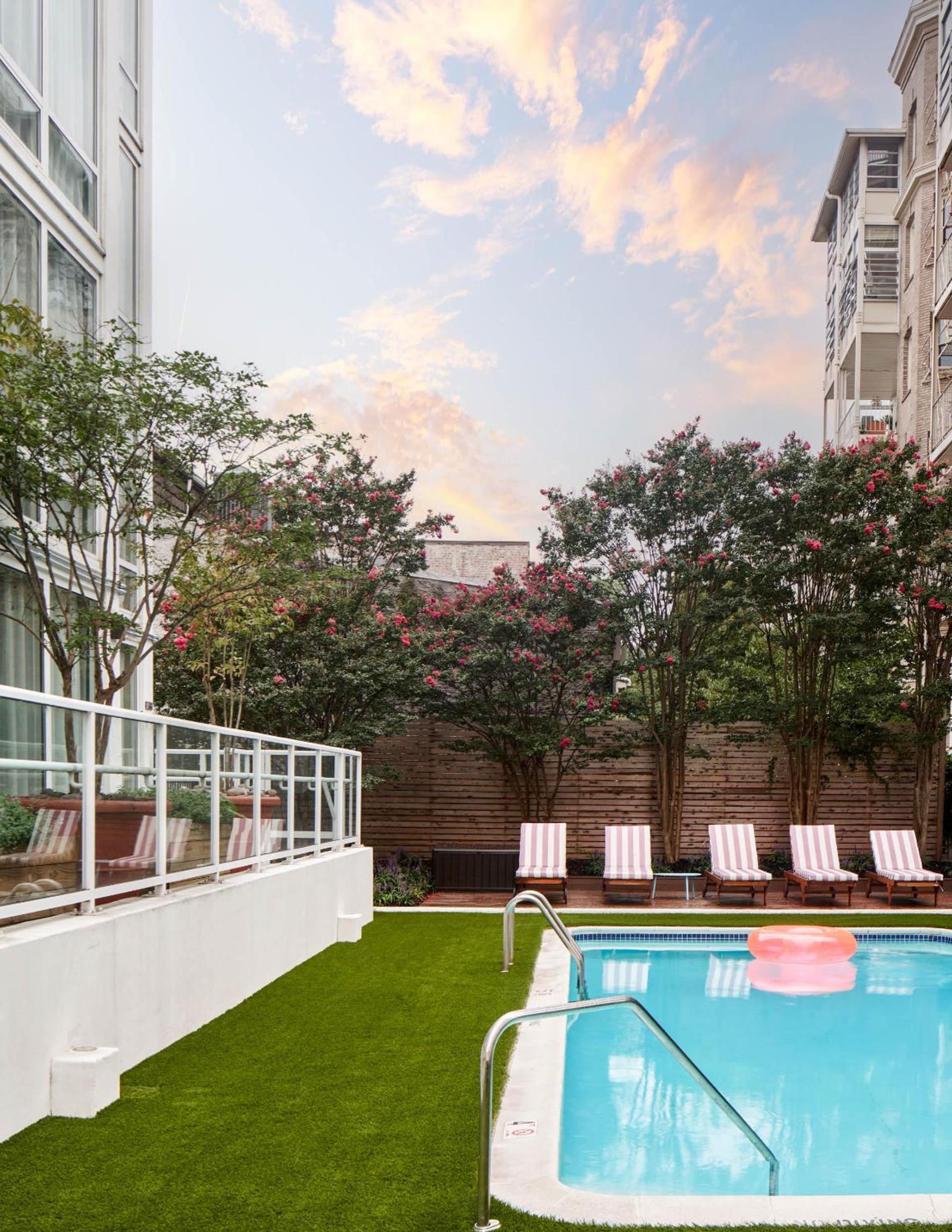 Hotel Rendale Washington DC photo 6