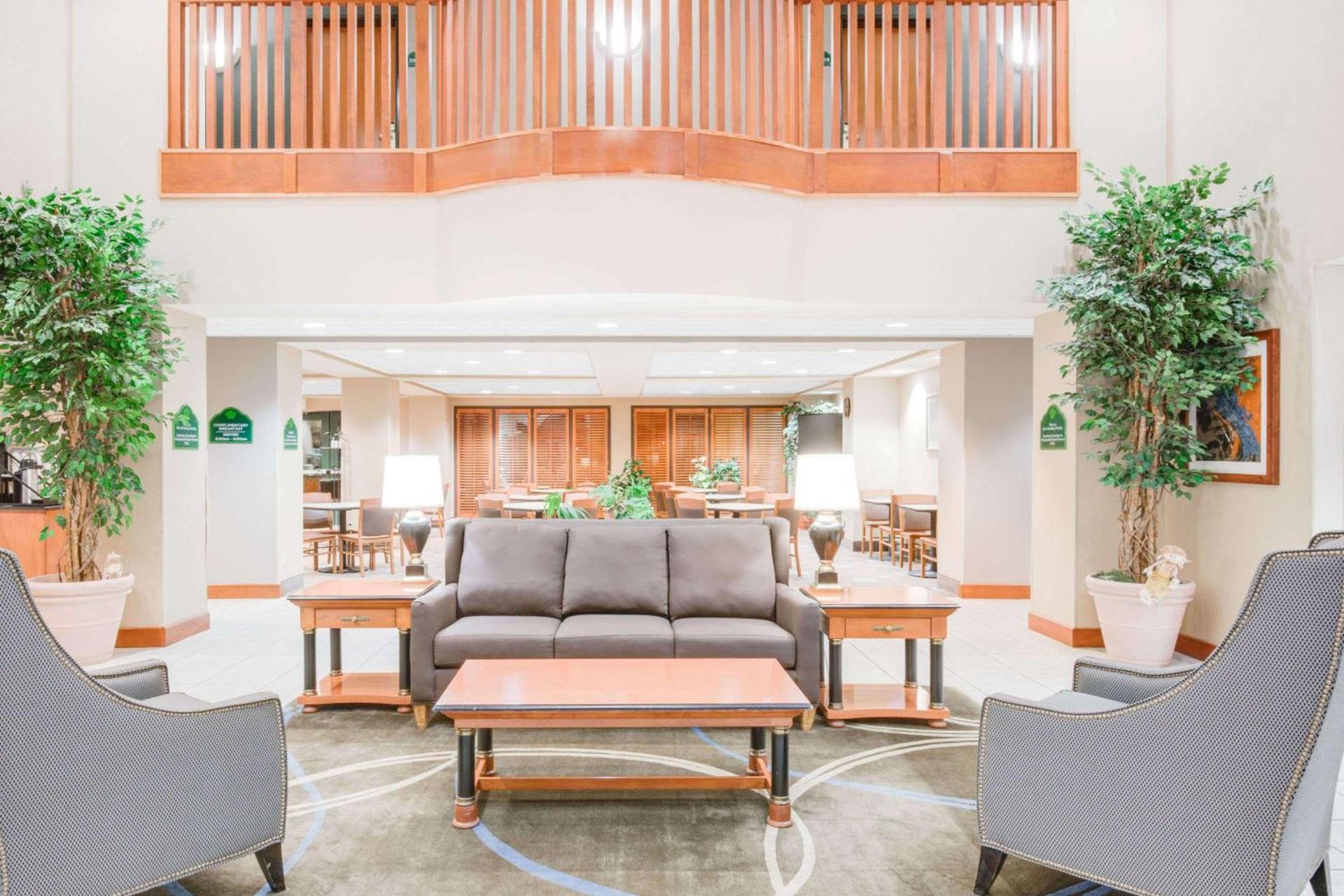 Wingate by Wyndham Gillette photo 6