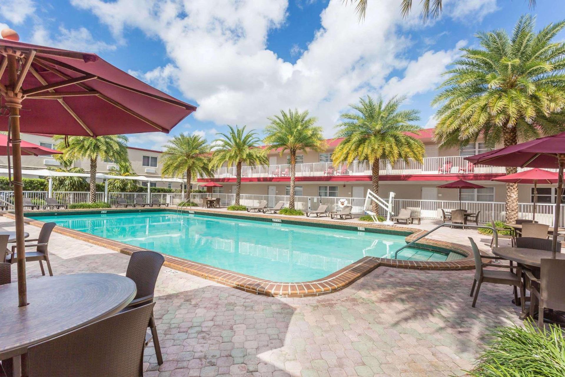 Ramada by Wyndham Miami Springs/Miami International Airport photo 26