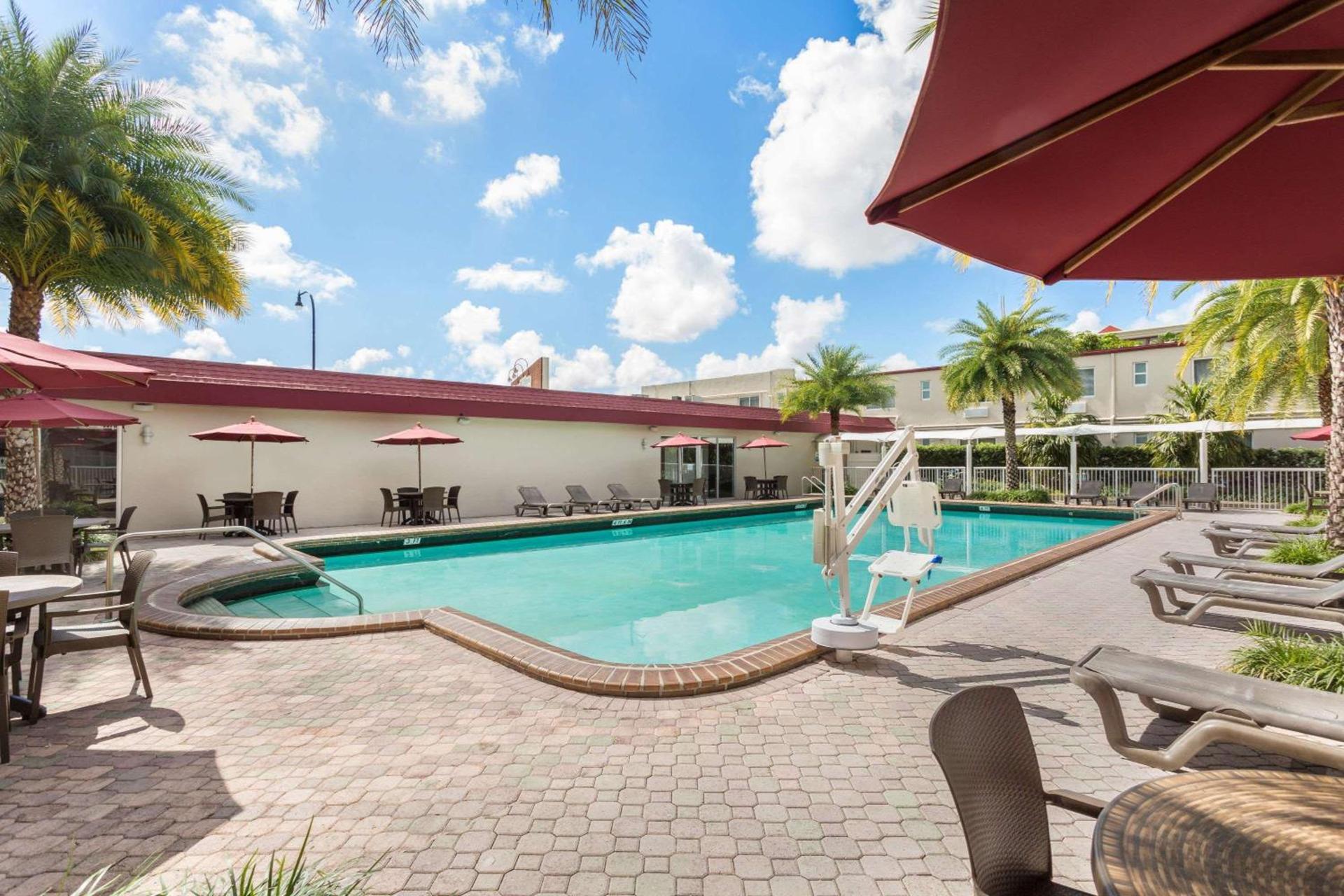 Ramada by Wyndham Miami Springs/Miami International Airport photo 27