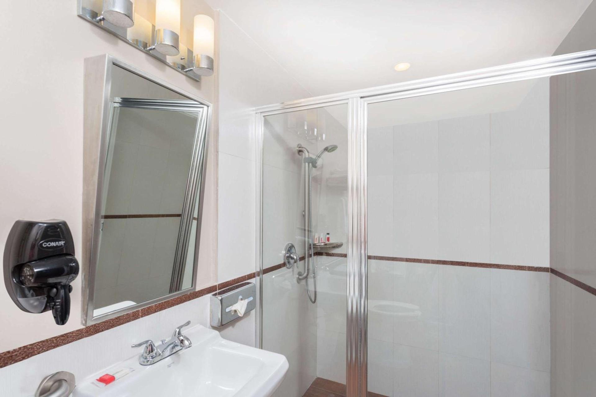 Ramada by Wyndham Miami Springs/Miami International Airport photo 31