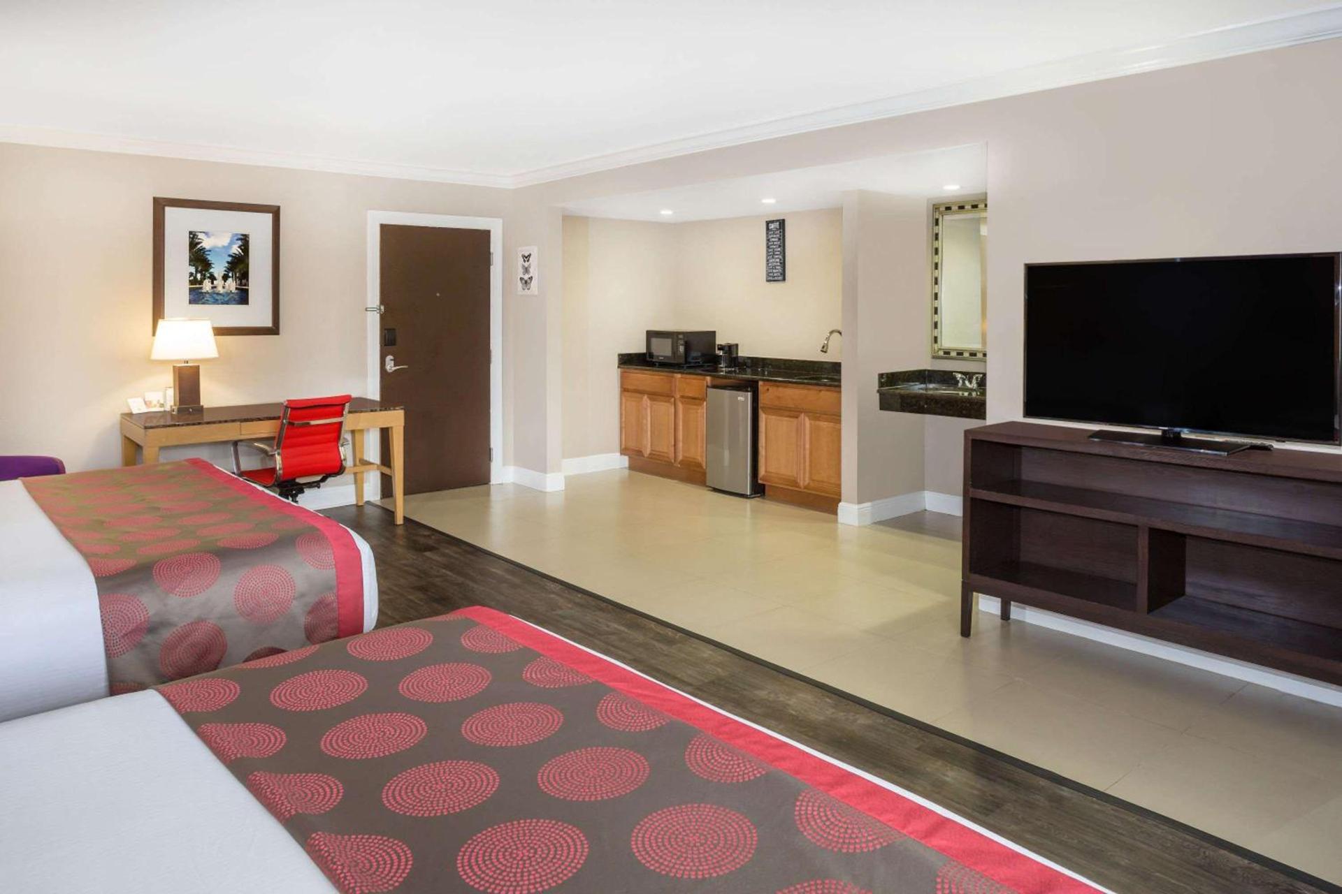 Ramada by Wyndham Miami Springs/Miami International Airport photo 34
