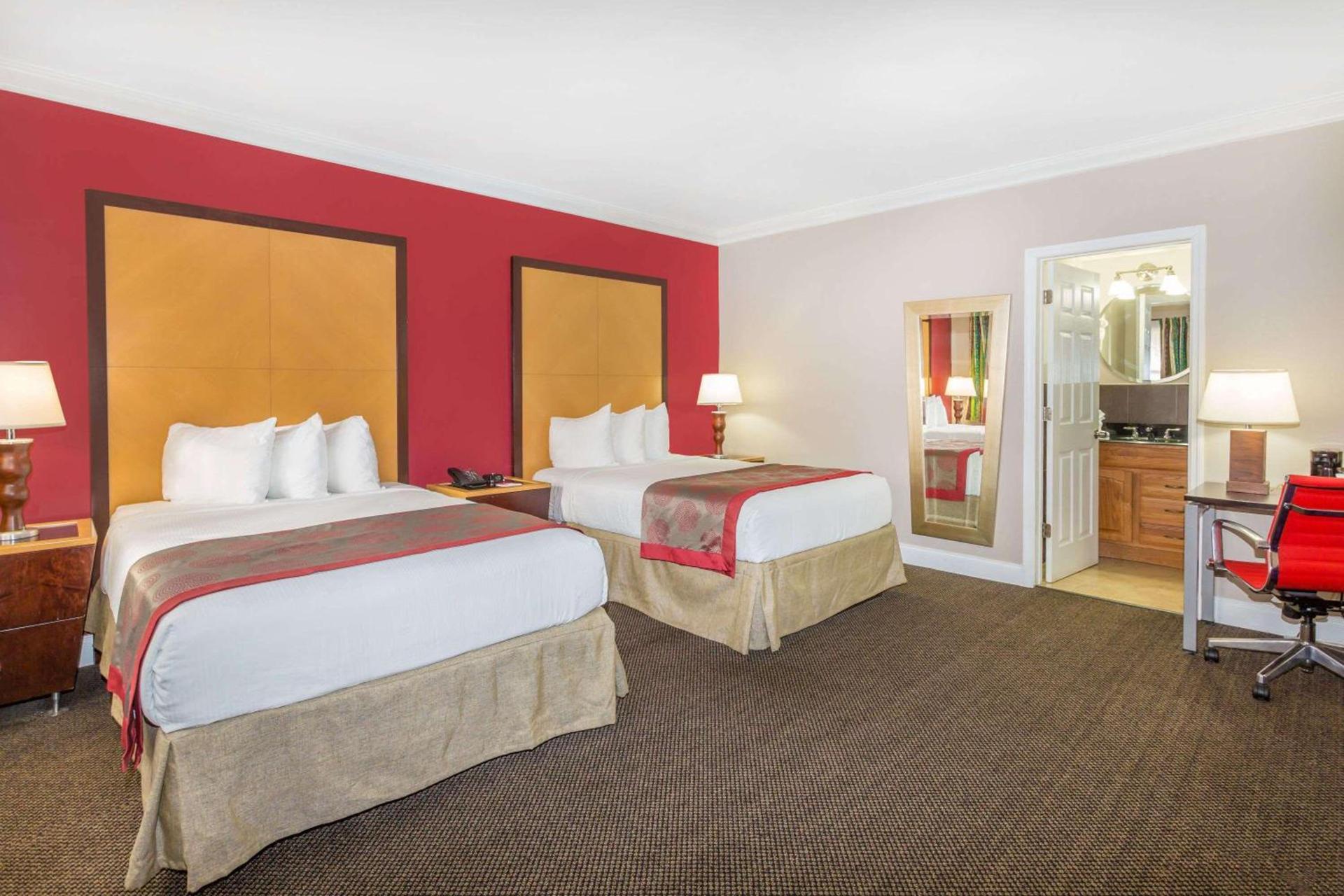 Ramada by Wyndham Miami Springs/Miami International Airport photo 2