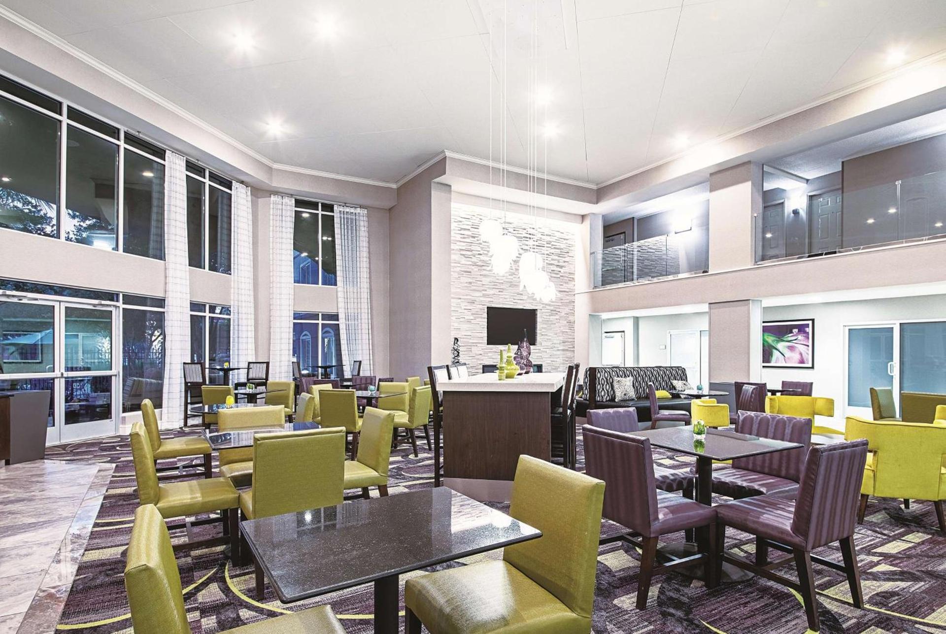 La Quinta by Wyndham Austin Airport photo 5