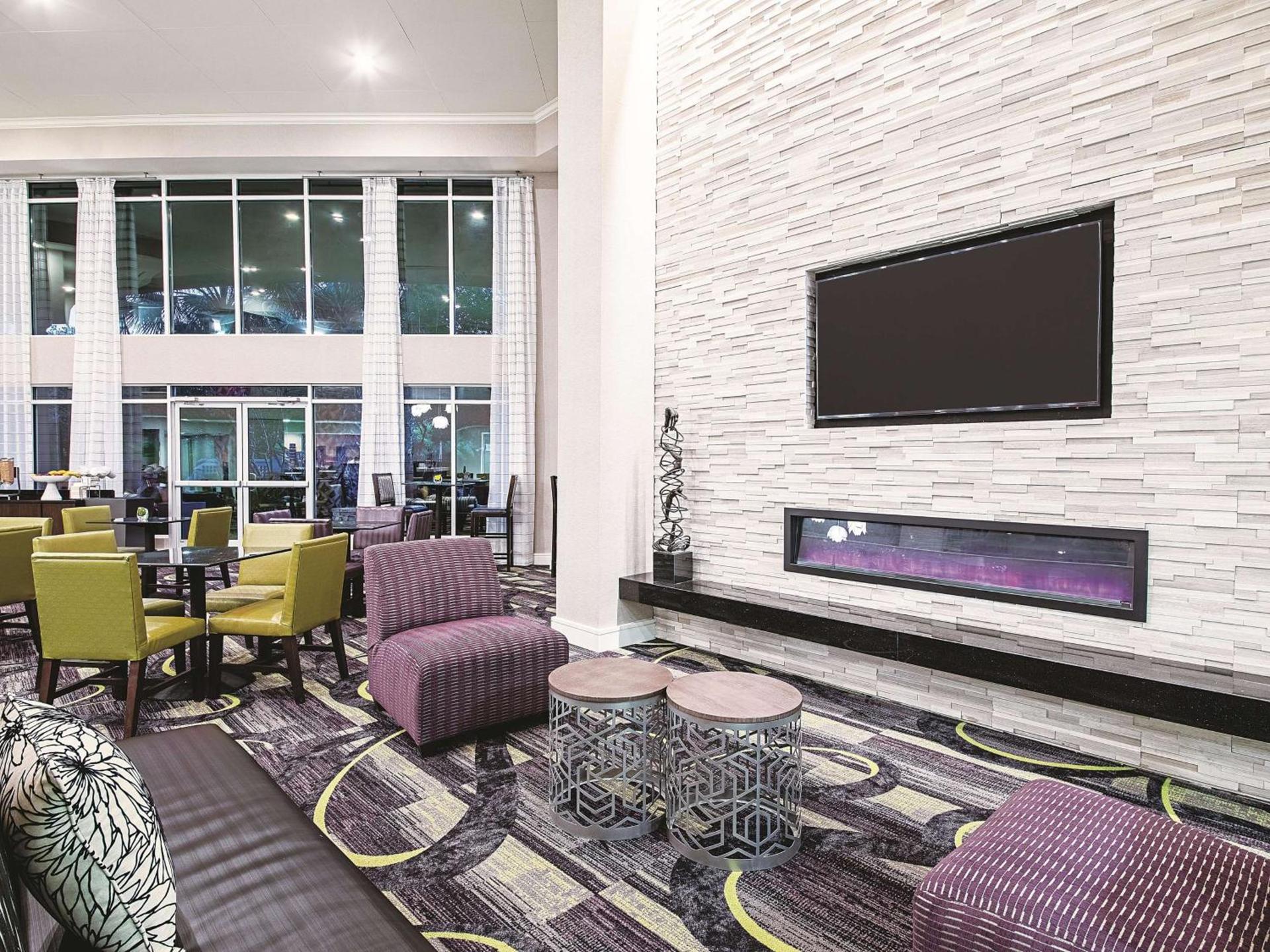 La Quinta by Wyndham Austin Airport photo 7