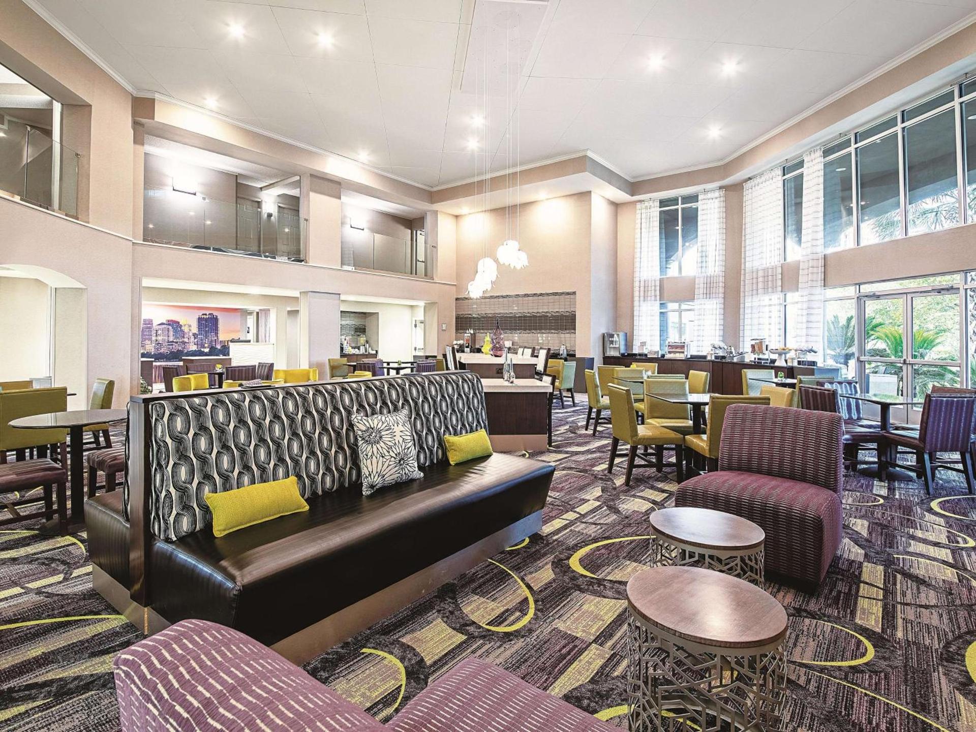 La Quinta by Wyndham Austin Airport photo 8