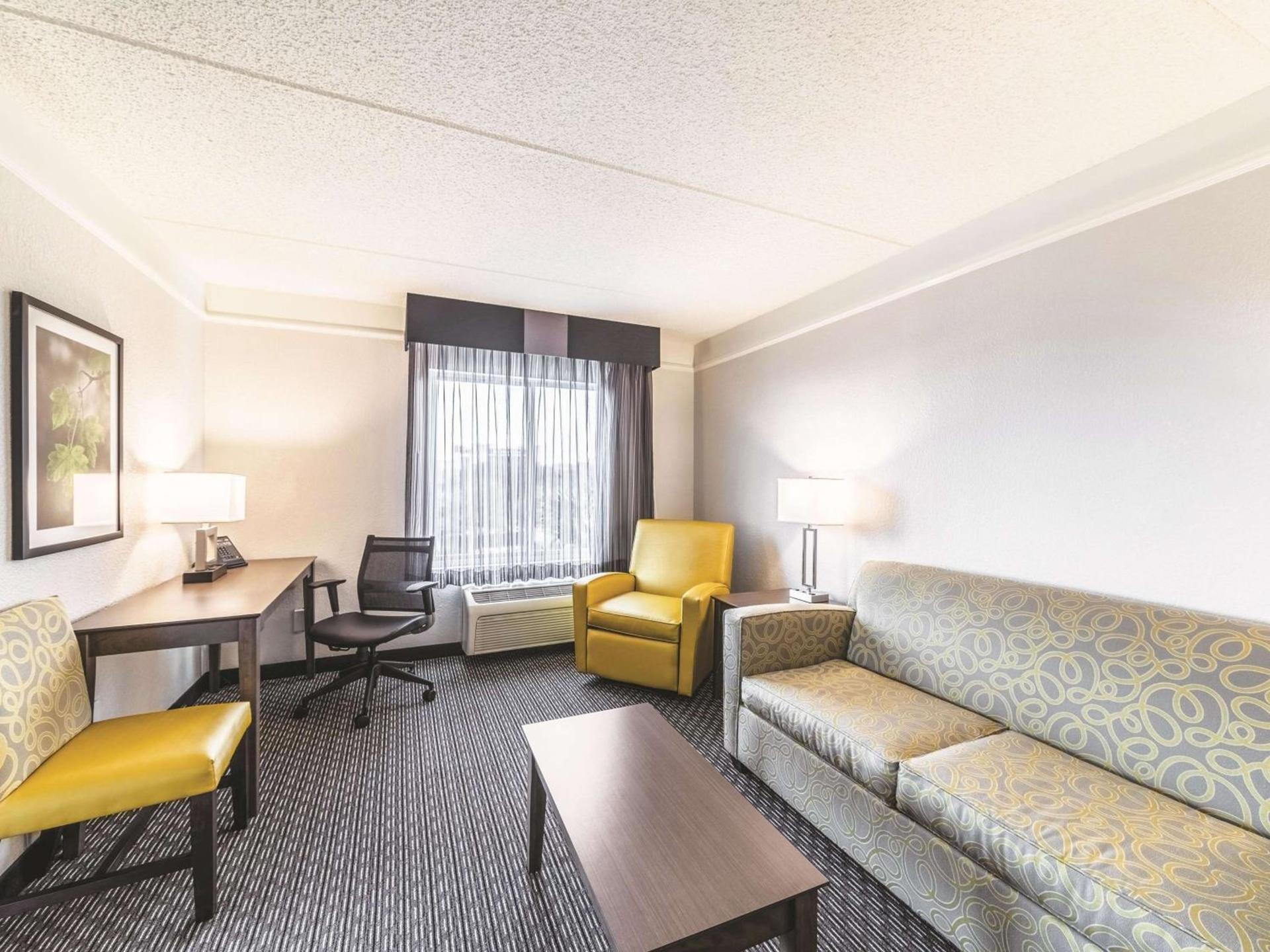 La Quinta by Wyndham Austin Airport photo 23
