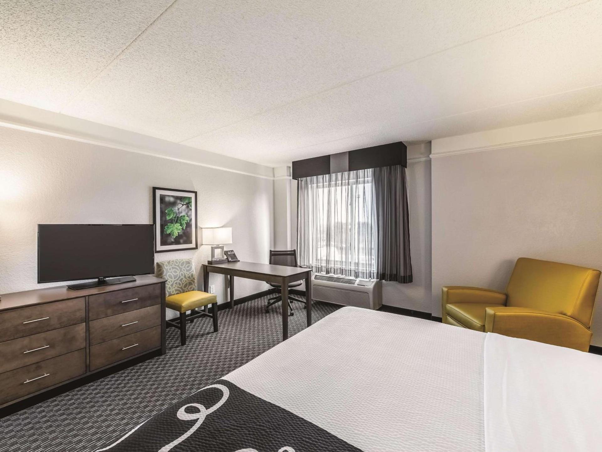 La Quinta by Wyndham Austin Airport photo 24