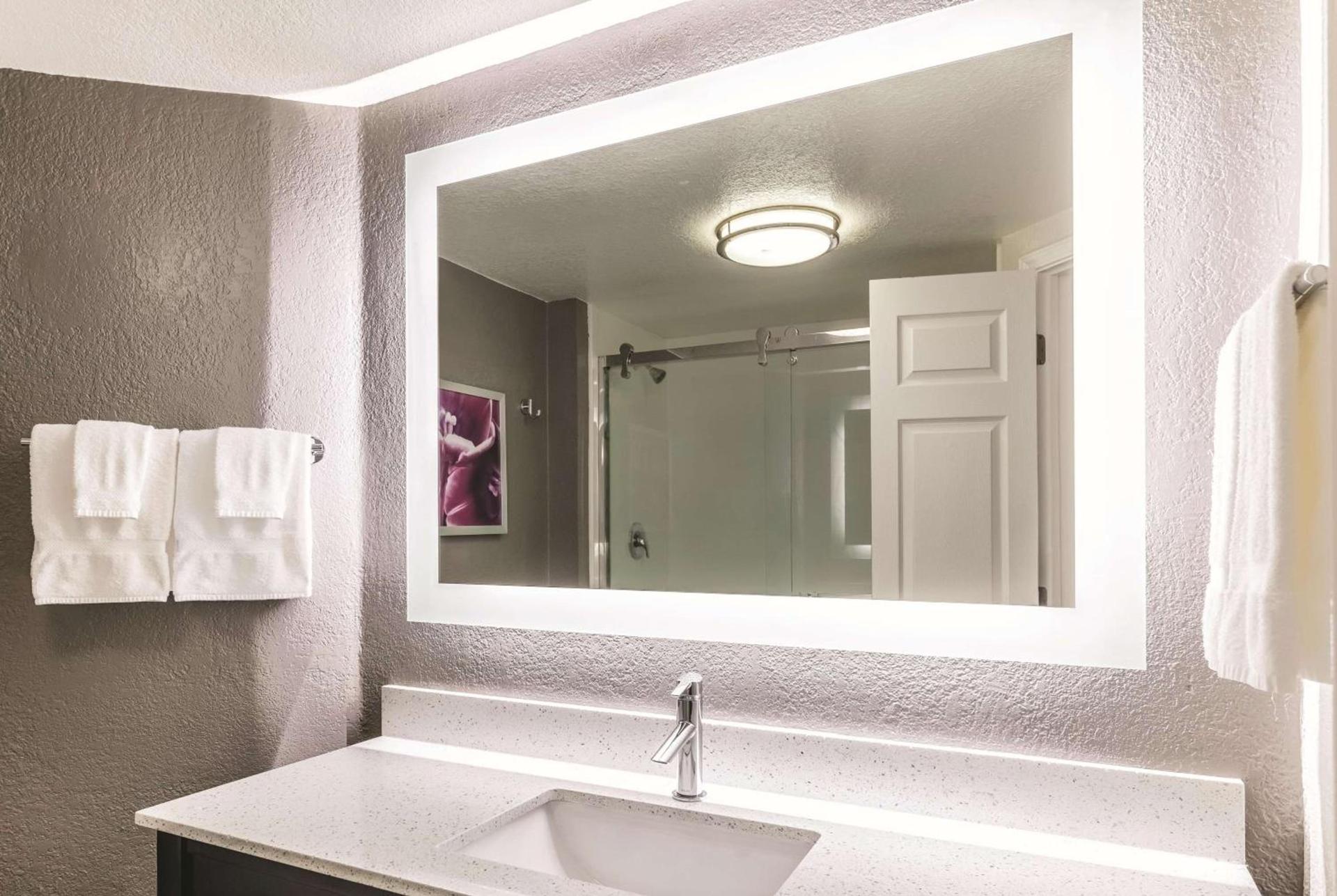 La Quinta by Wyndham Austin Airport photo 26