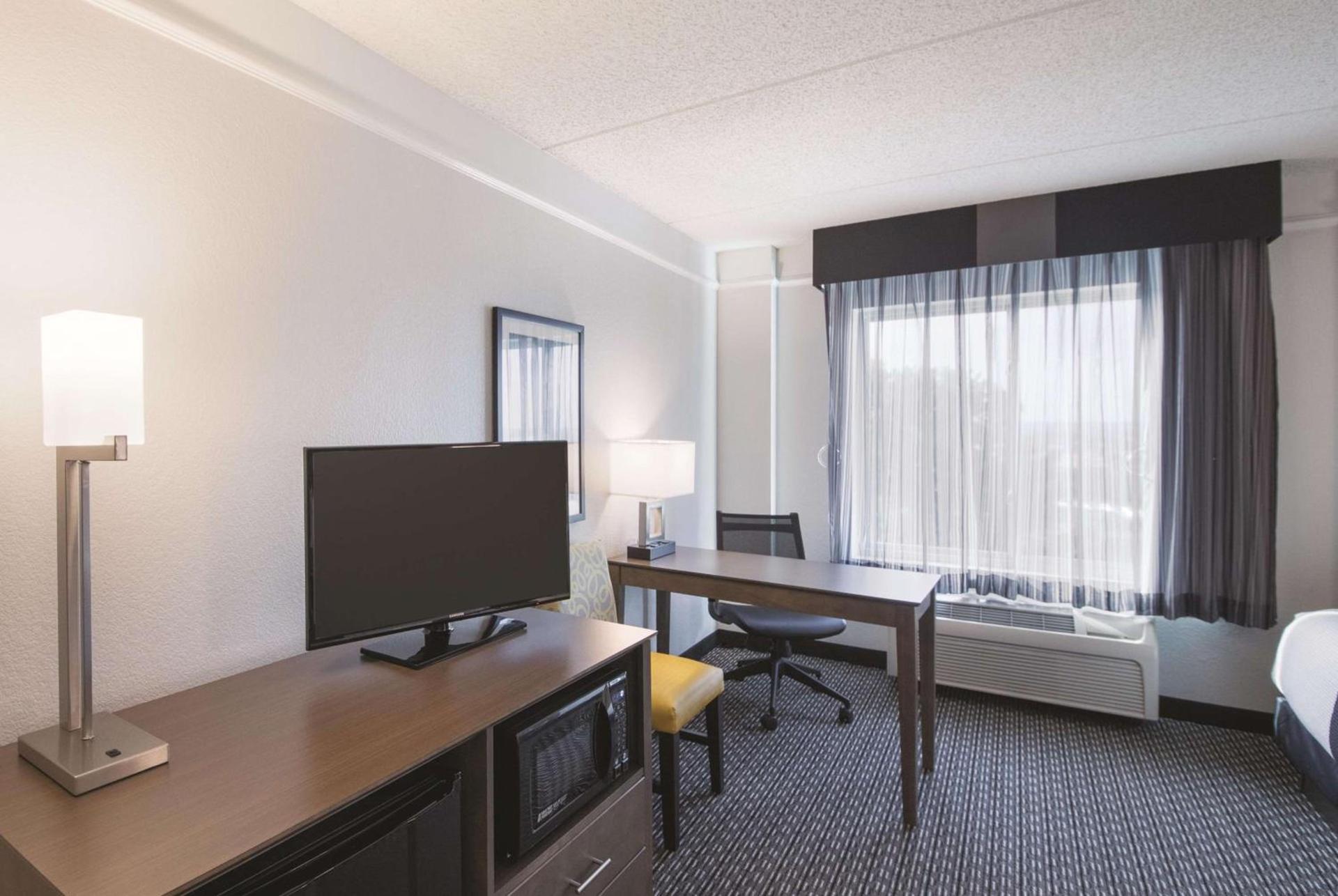 La Quinta by Wyndham Austin Airport photo 30