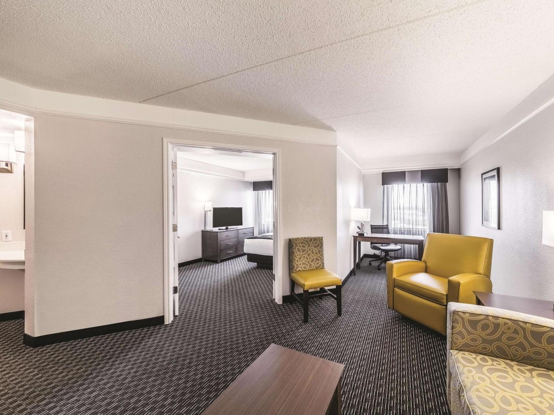 La Quinta by Wyndham Austin Airport photo 38