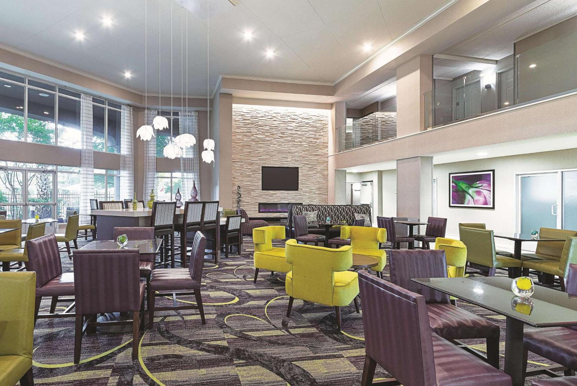La Quinta by Wyndham Austin Airport photo 9