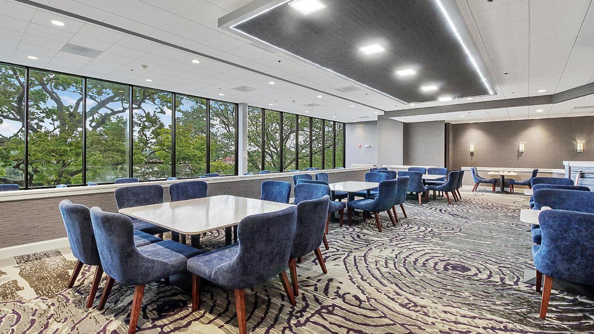 Holiday Inn Chicago Nw Crystal Lk Conv Ctr by IHG photo 42