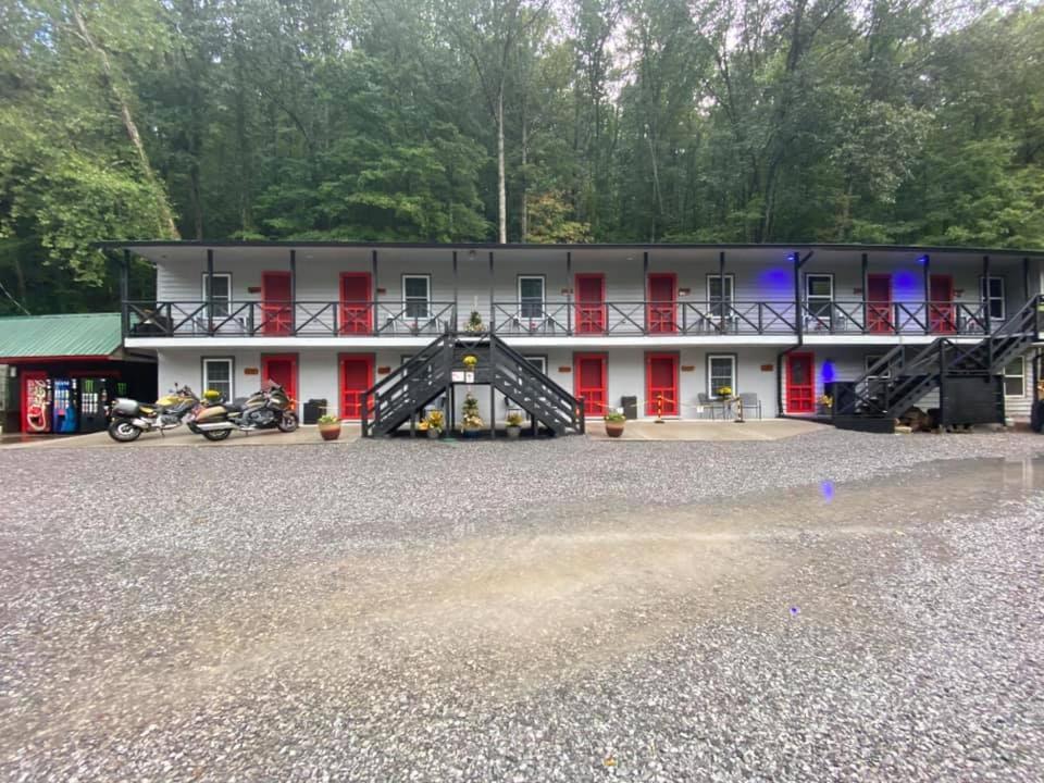 Dragon City — hotel in Maryville