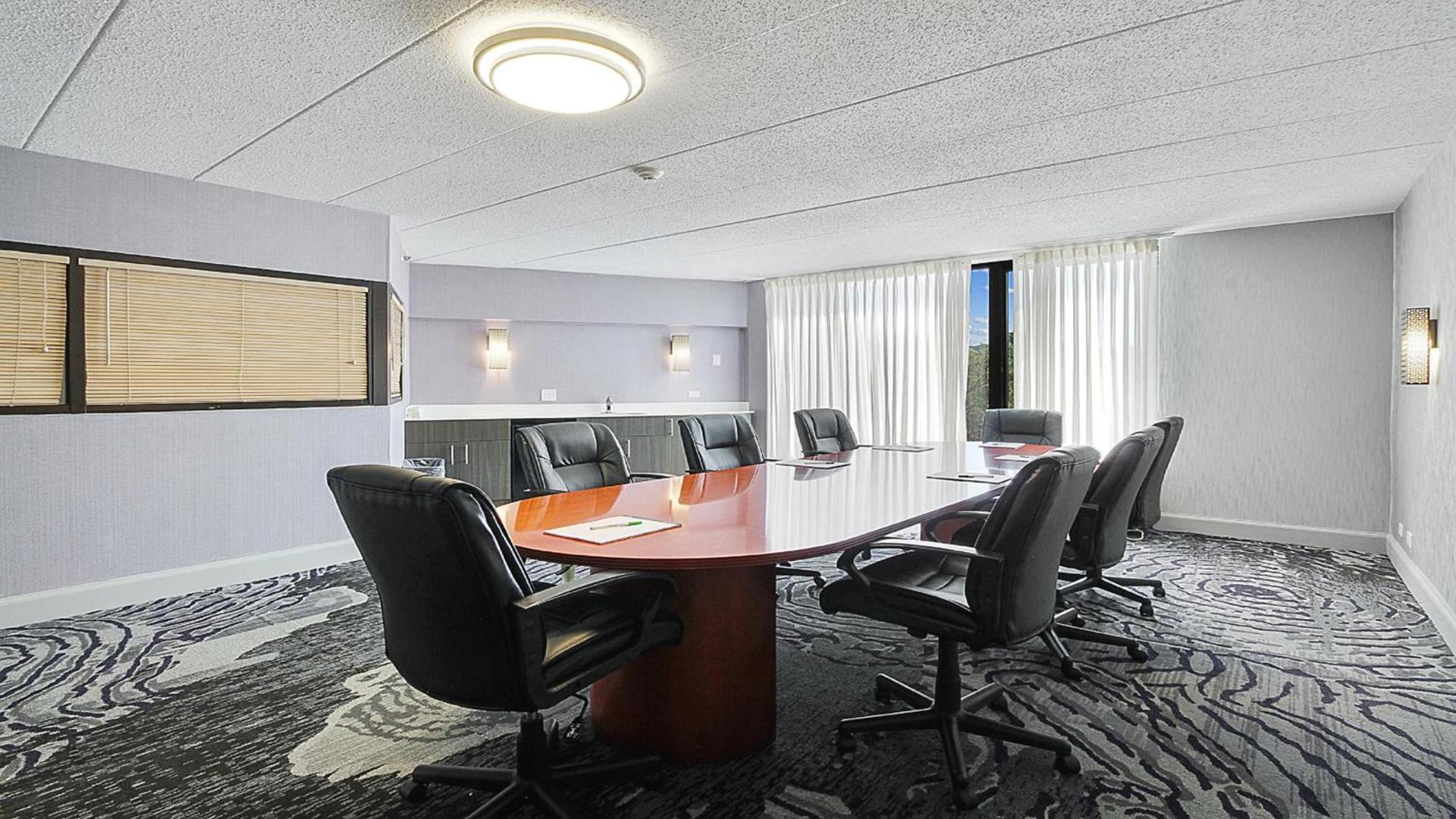 Holiday Inn Chicago Nw Crystal Lk Conv Ctr by IHG photo 18