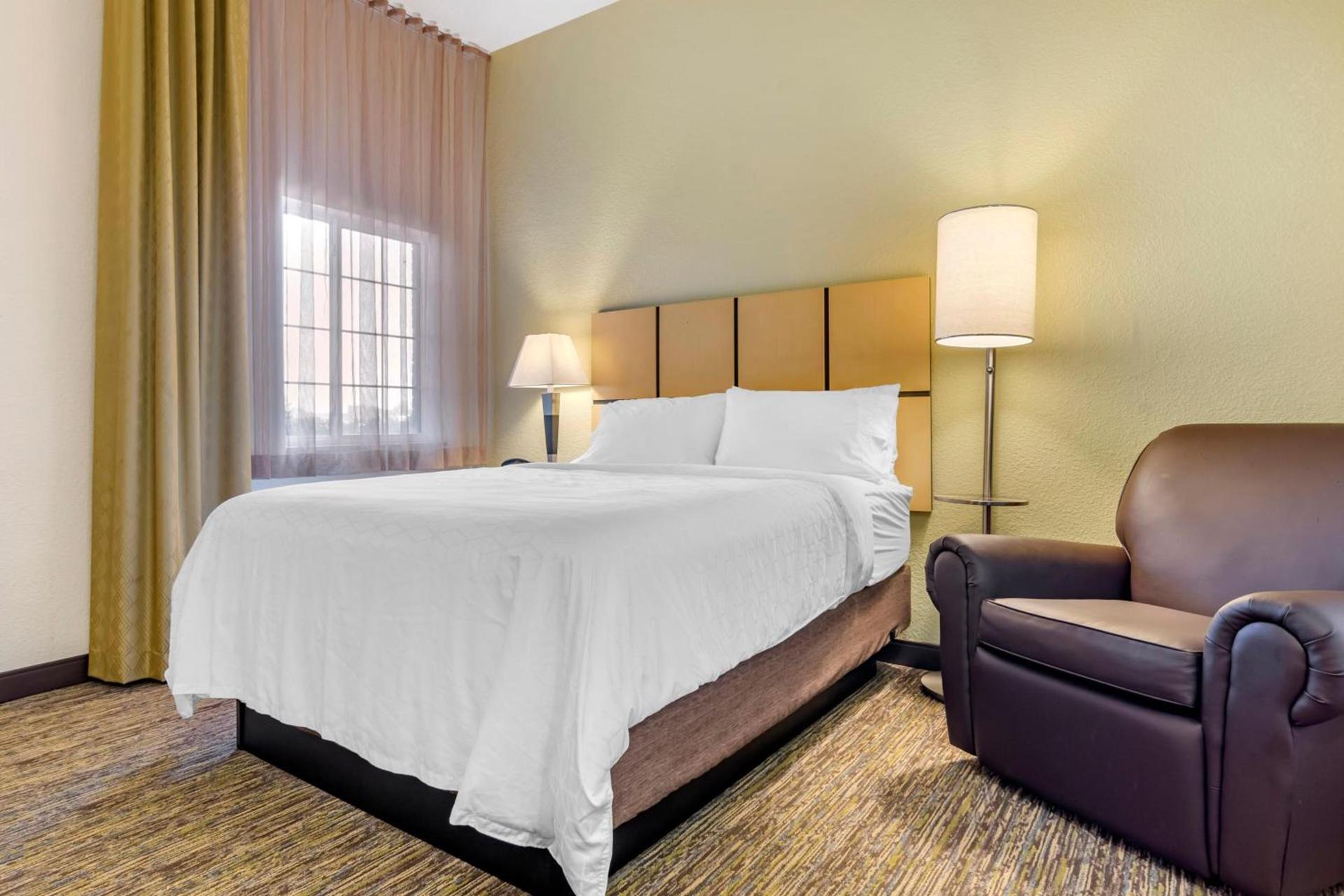 Candlewood Suites Alabaster by IHG photo 26