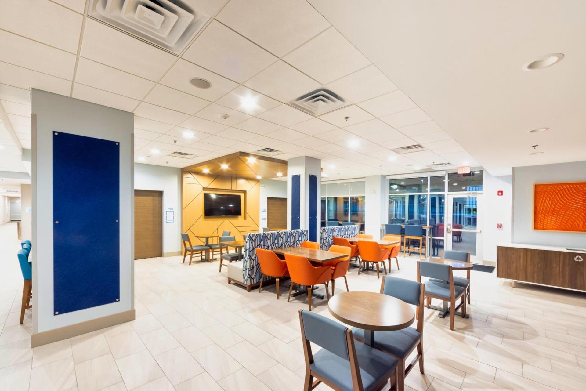 Holiday Inn Express & Suites - Harrisonburg University Area by IHG photo 8
