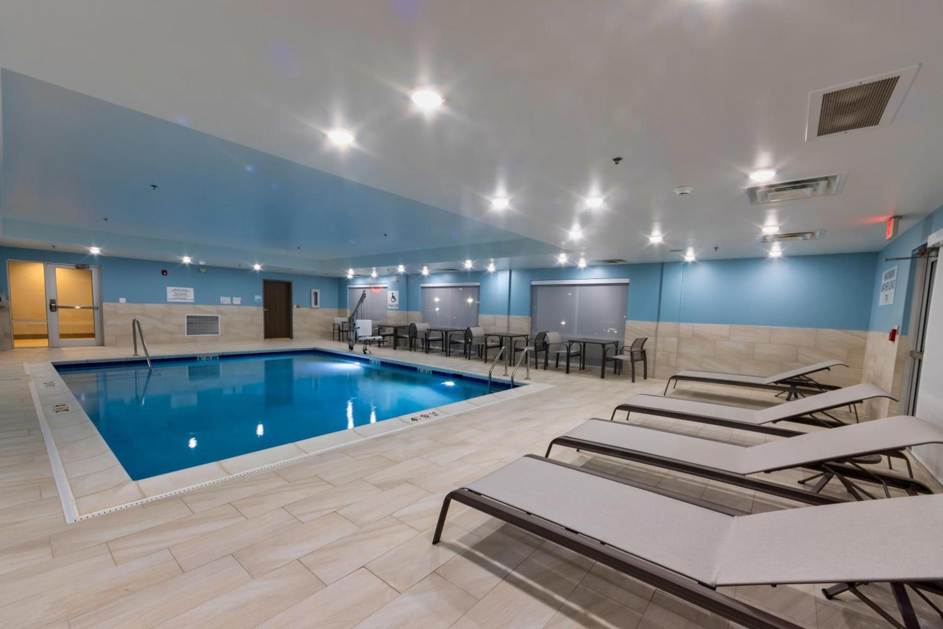 Holiday Inn Express & Suites - Harrisonburg University Area by IHG photo 5