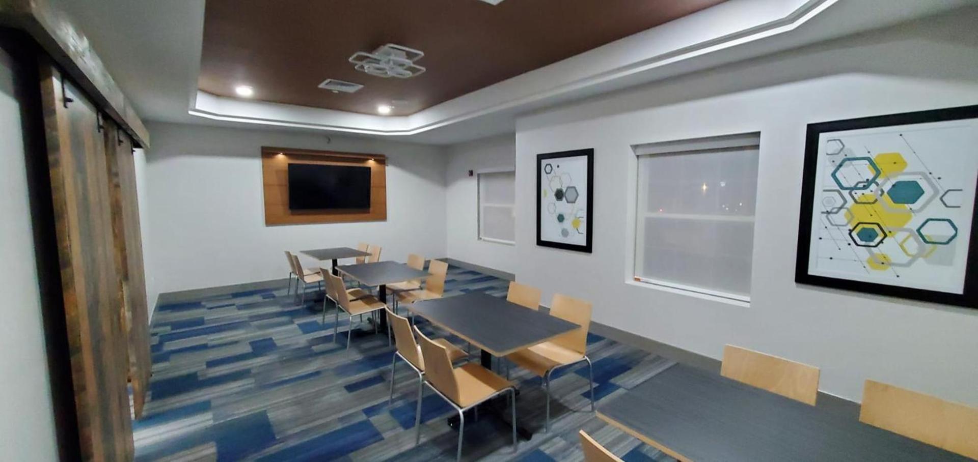 Holiday Inn Express & Suites Williamsburg by IHG photo 4
