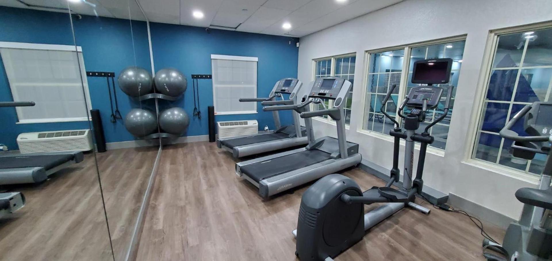 Holiday Inn Express & Suites Williamsburg by IHG photo 3