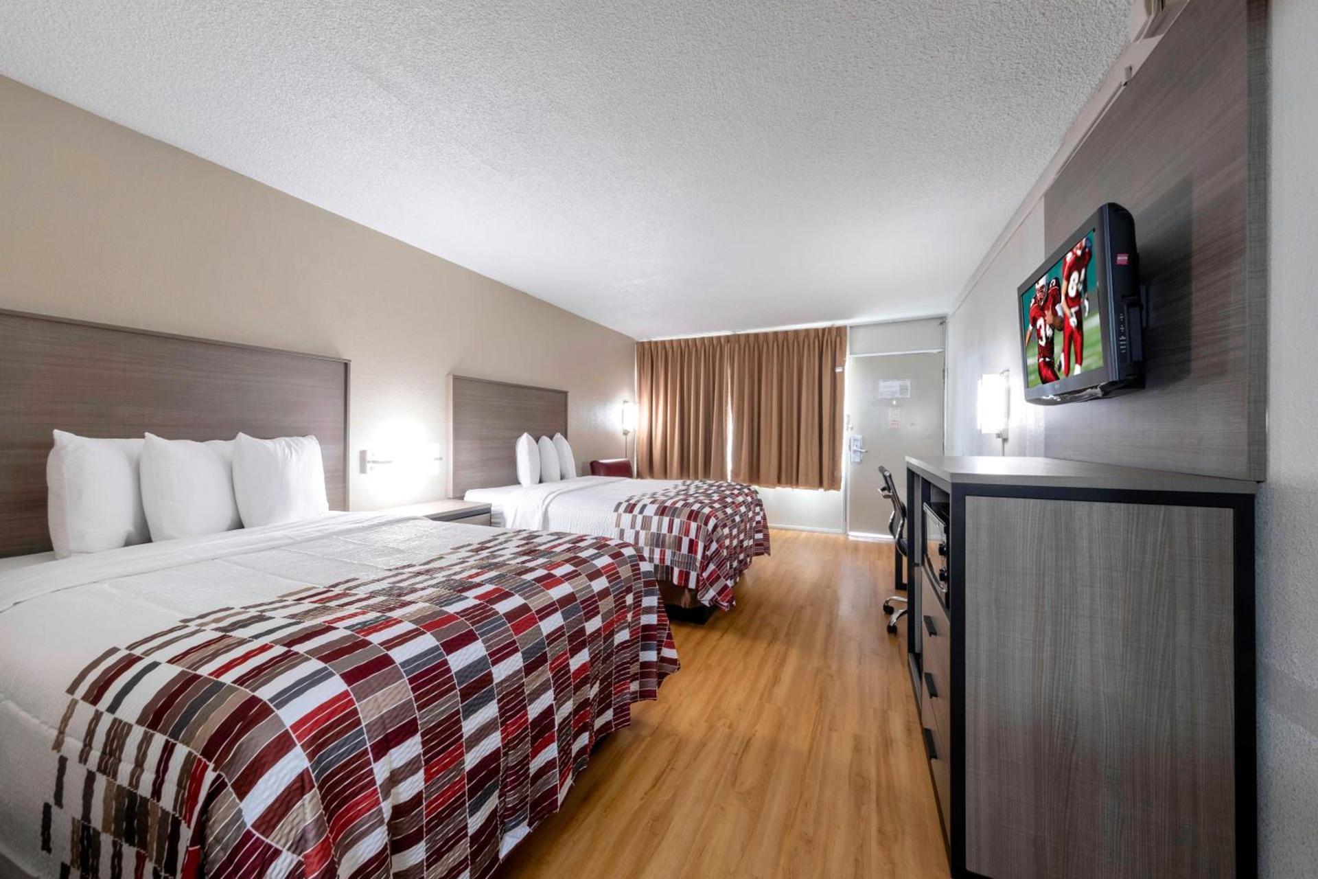 Red Roof Inn Charlottesville photo 41