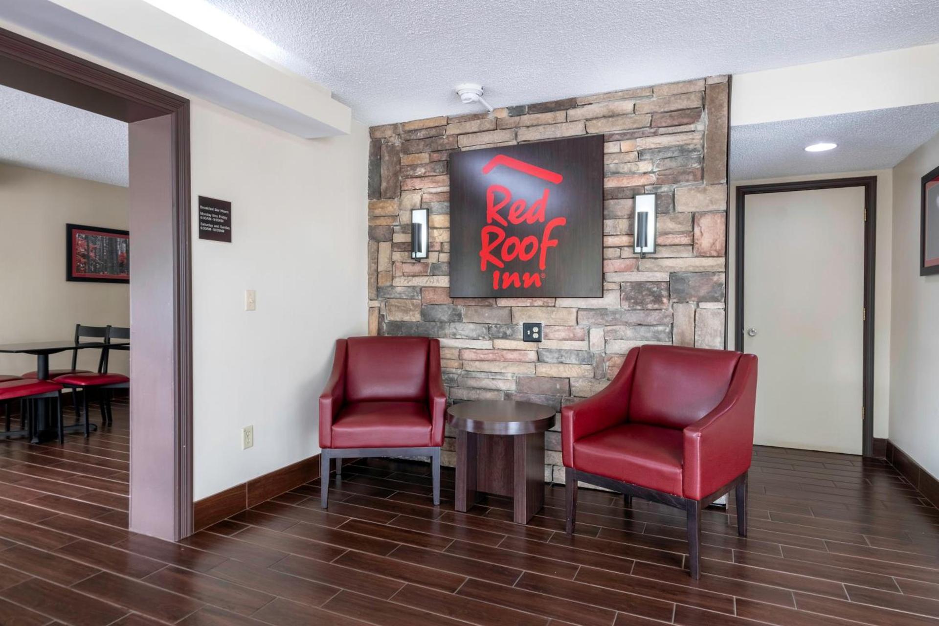 Red Roof Inn Charlottesville photo 5