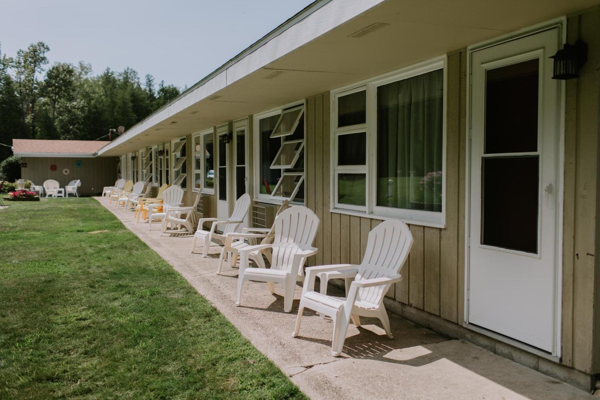 The Ellison Inn & Lounge photo 7
